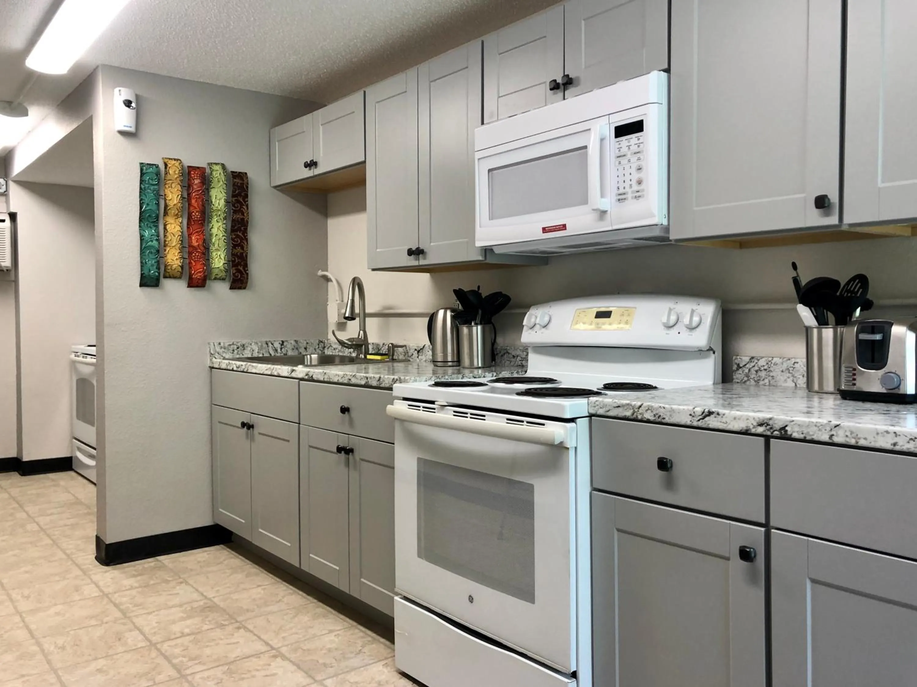 Communal kitchen in Gatlinburg View Lodge