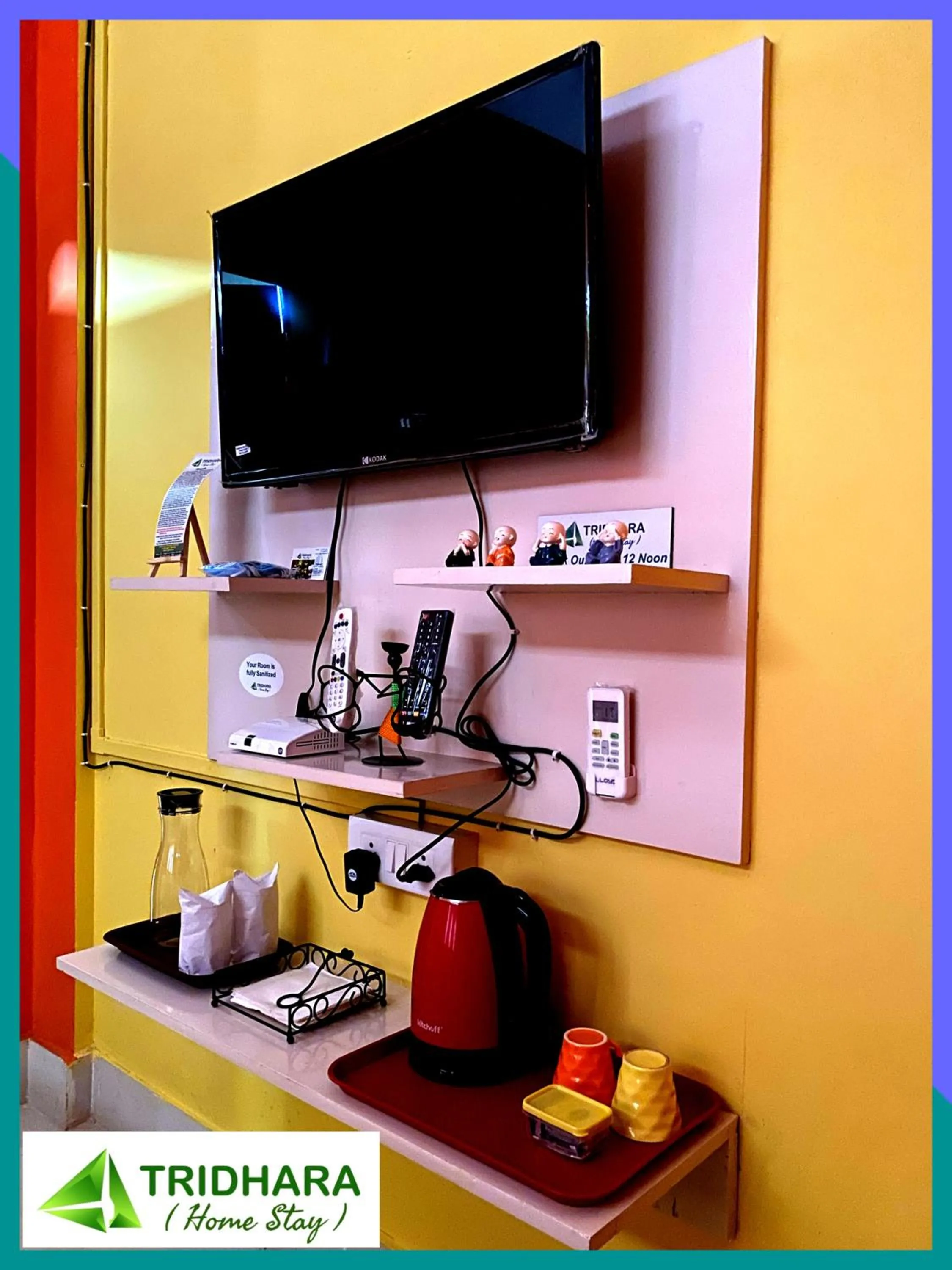 Deluxe Queen Room in Tridhara HomeStay