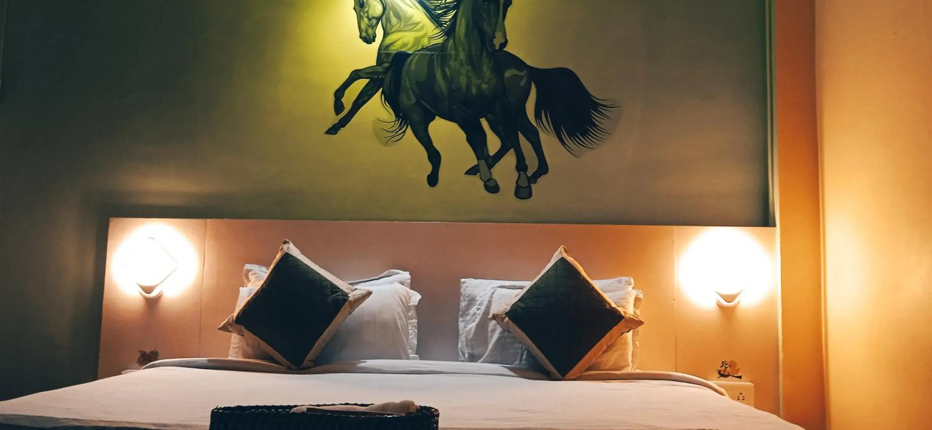 Deluxe King Room in Tridhara HomeStay Deluxe King Room in Tridhara HomeStay