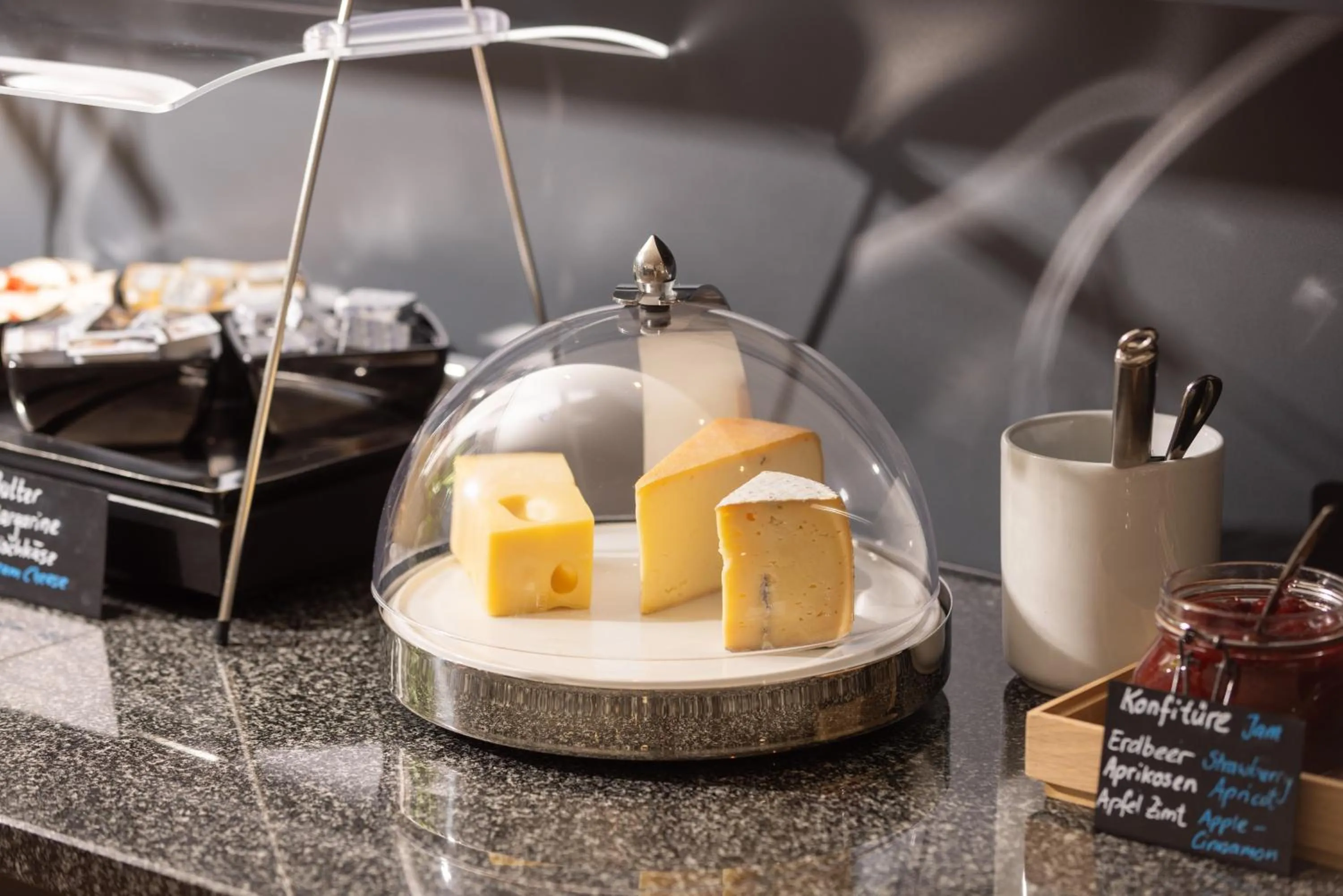 Breakfast in Fred Hotel Zürich Hauptbahnhof