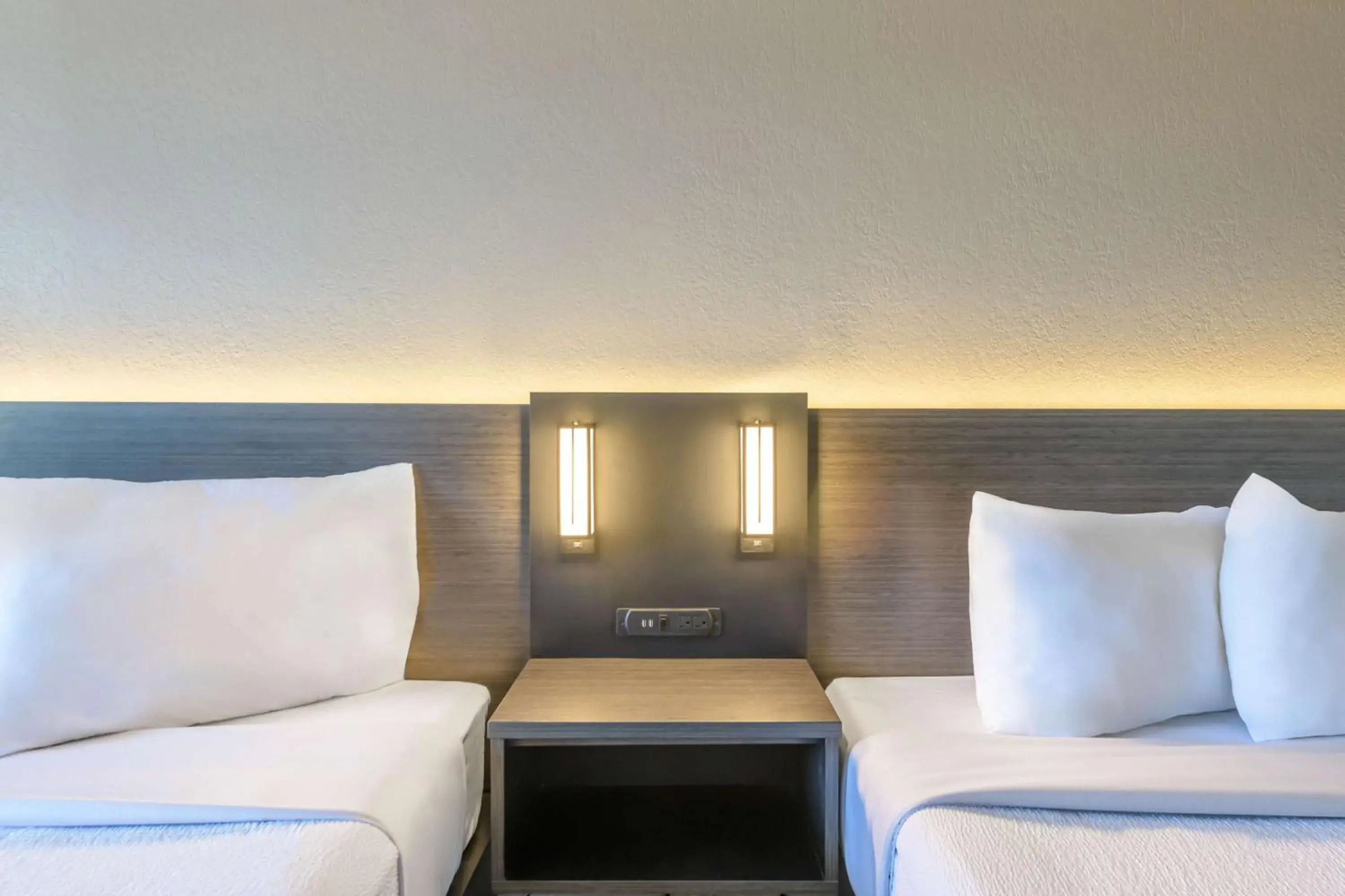 Bedroom, Bed in Motel 6-Ocala, FL - Conference Center Bedroom, Bed in Motel 6-Ocala, FL - Conference Center