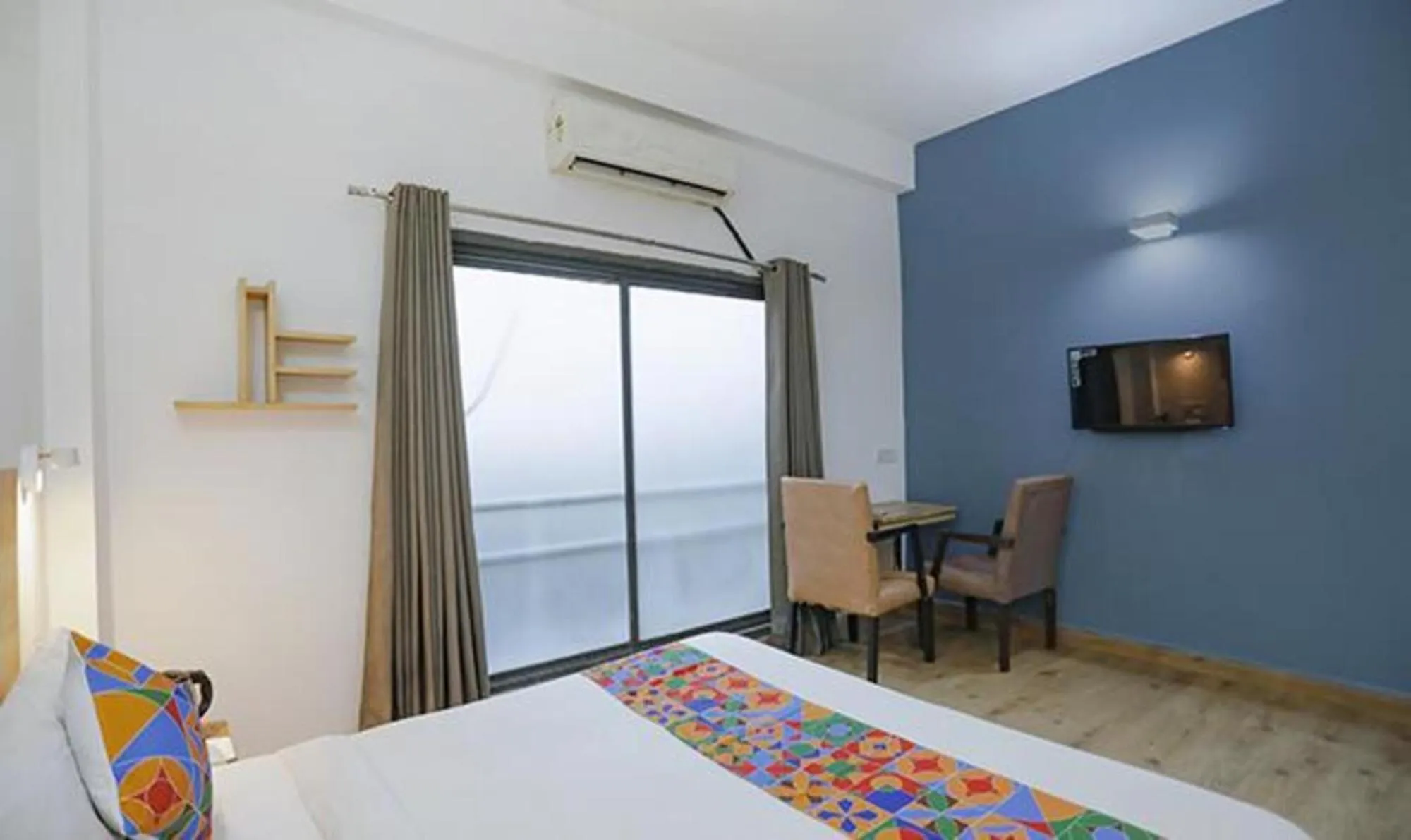 Bed in FabHotel F9 Sector 51