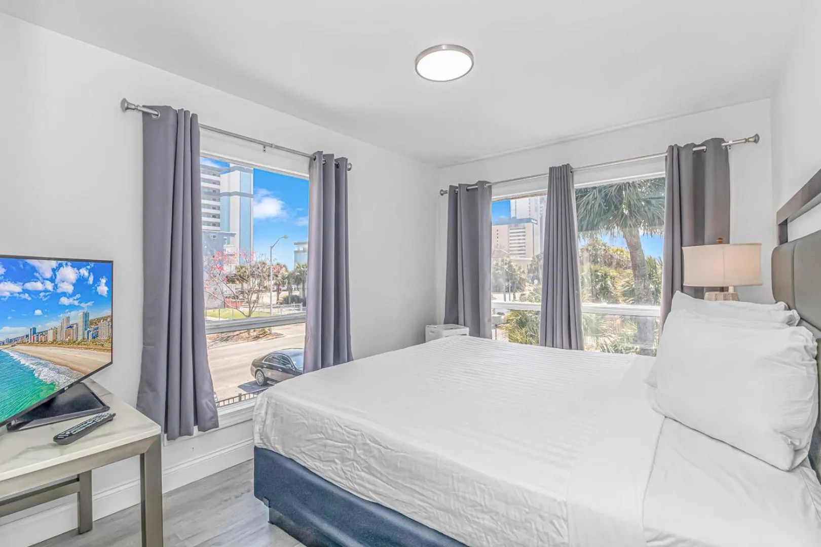 Bedroom, Bed in Sun Fun