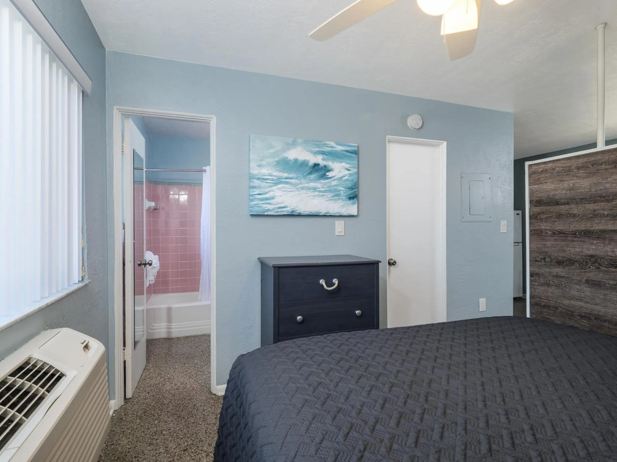 Bed in South Beach Inn - Cocoa Beach