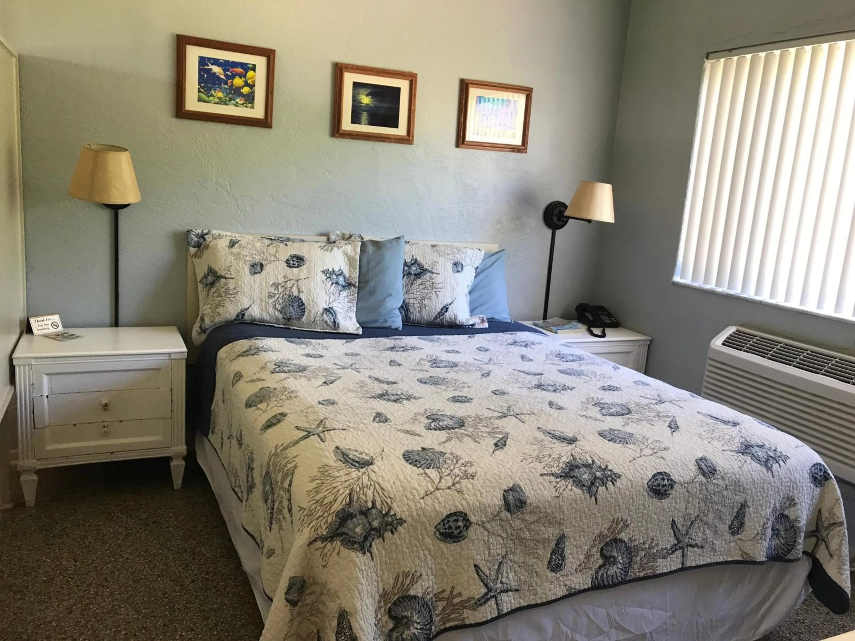 Bed in South Beach Inn - Cocoa Beach