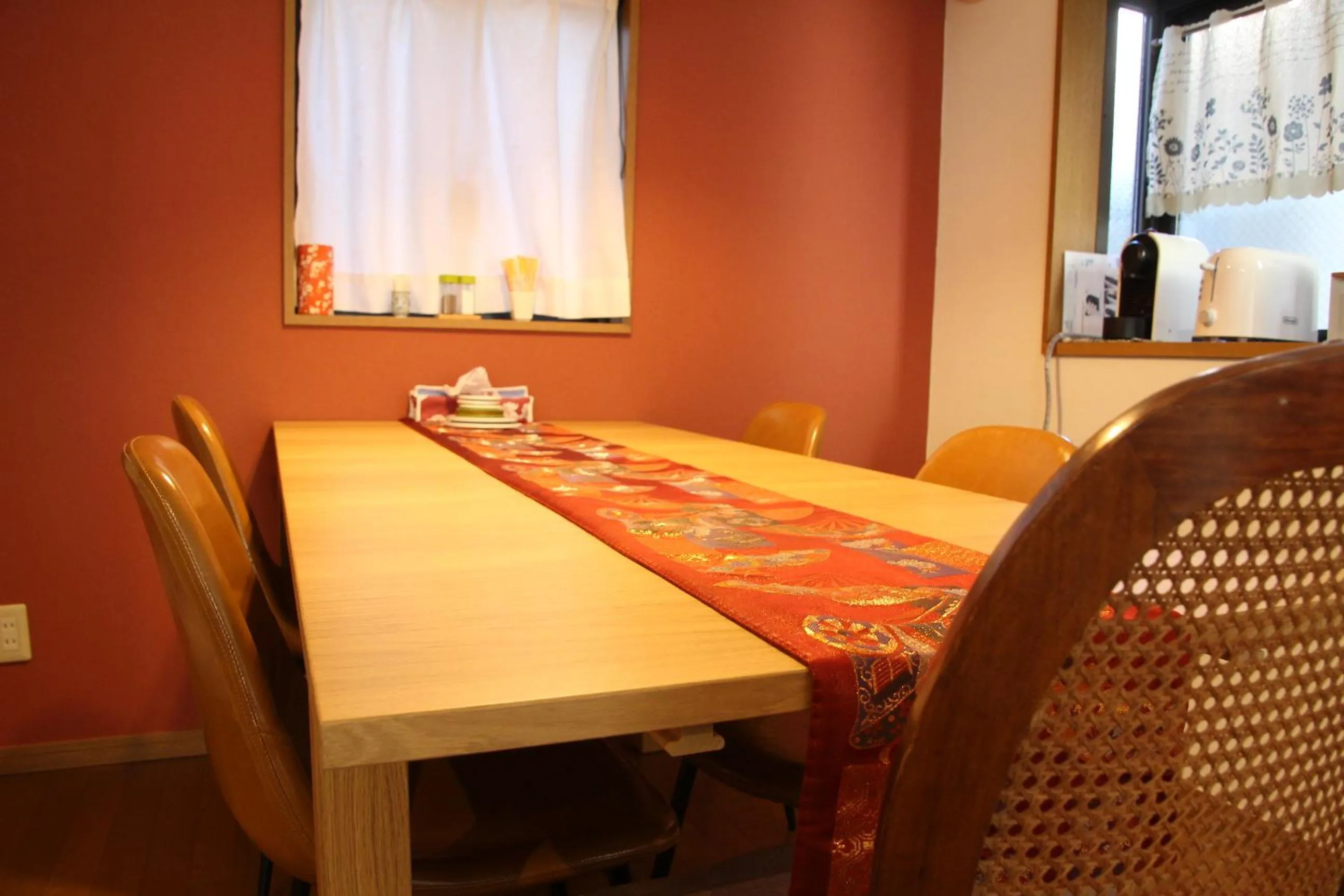 Dining area in HAMA HILLS Shinjuku