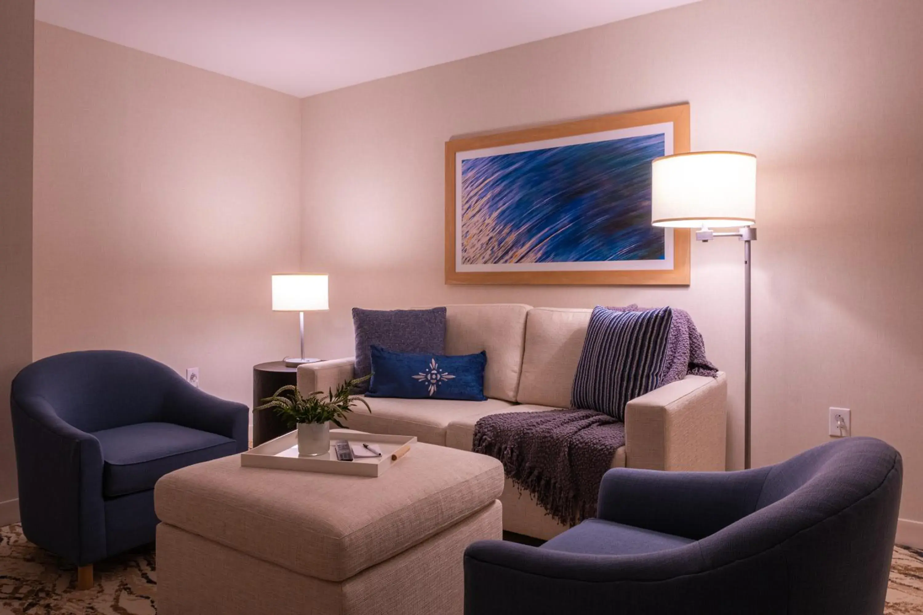 Living room in Mohegan Pennsylvania Casino Resort - Adults Only Living room in Mohegan Pennsylvania Casino Resort - Adults Only