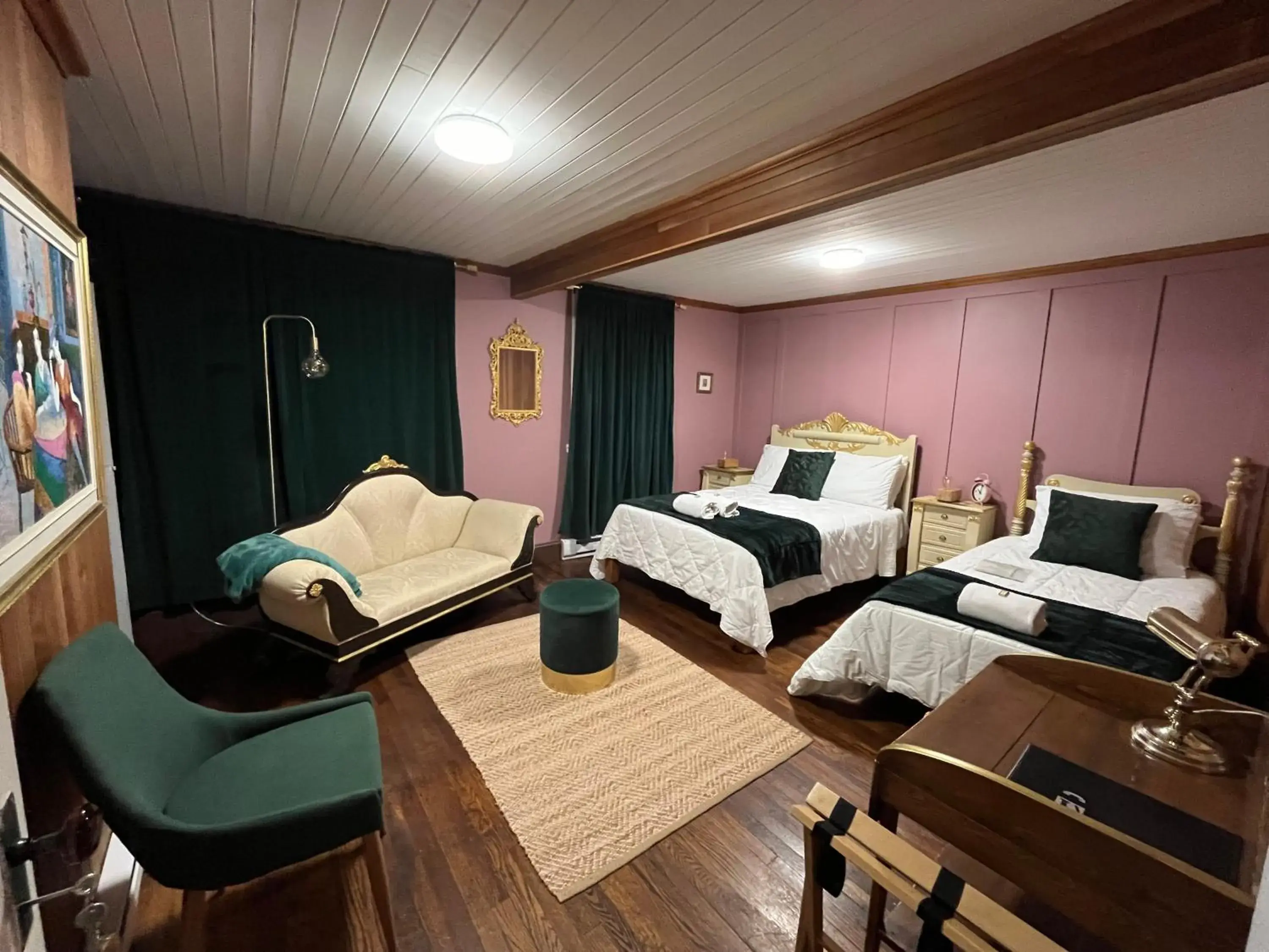 Economy Triple Room - single occupancy in Gite de la Baie Hatée Economy Triple Room - single occupancy in Gite de la Baie Hatée