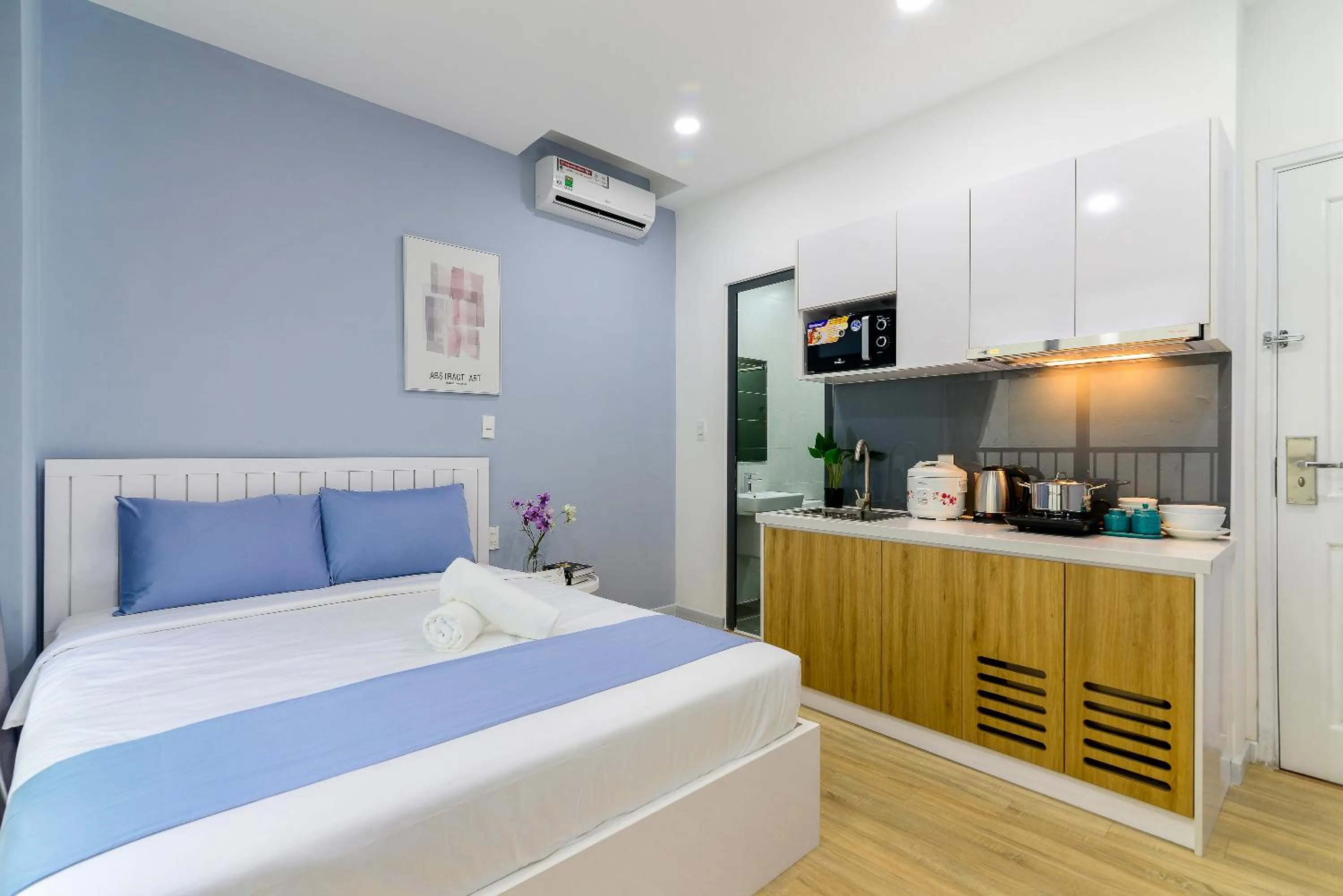 Photo of the whole room, Bed in Cozrum Homes - Saphera Residence