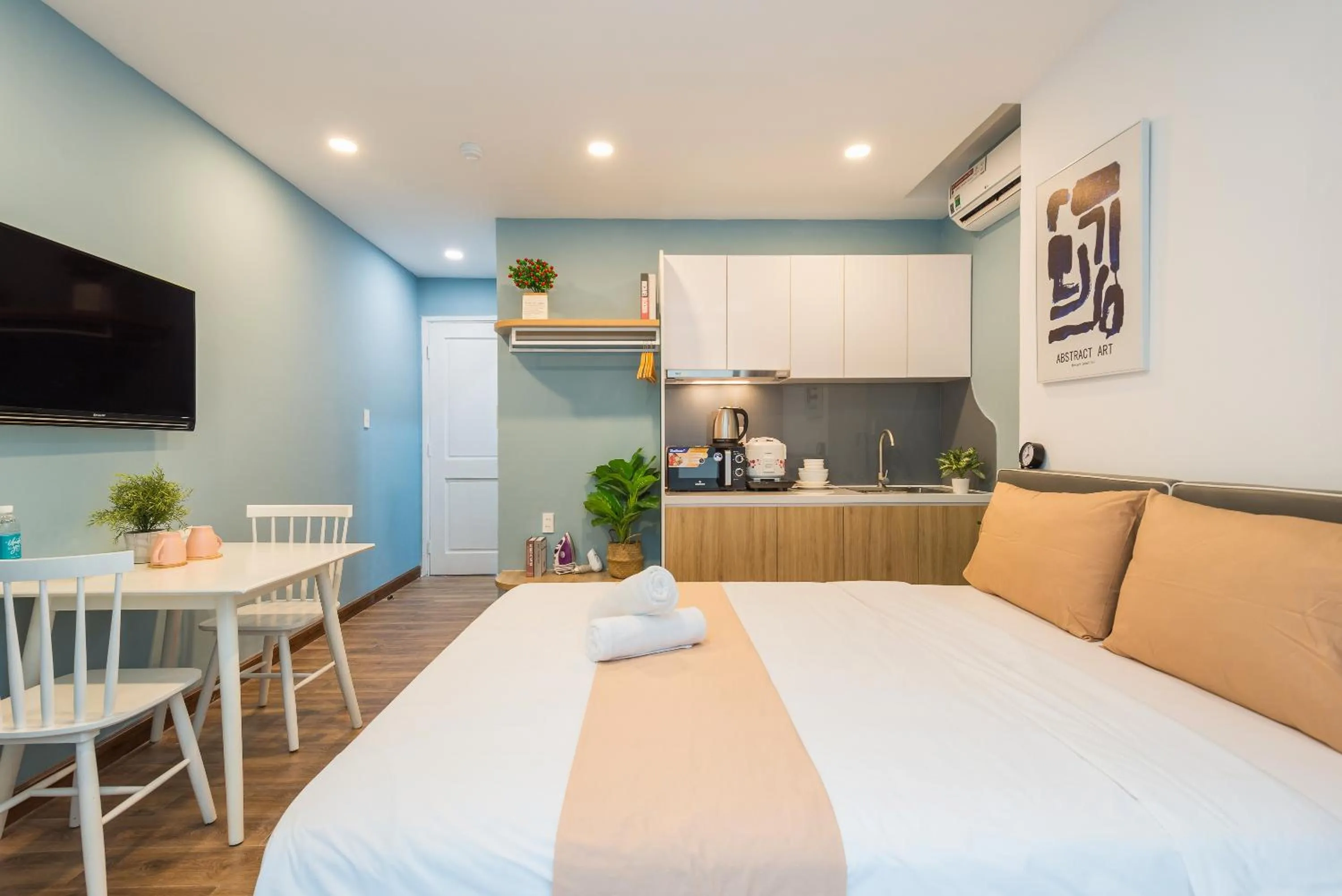 Photo of the whole room, Bed in Cozrum Homes - Saphera Residence