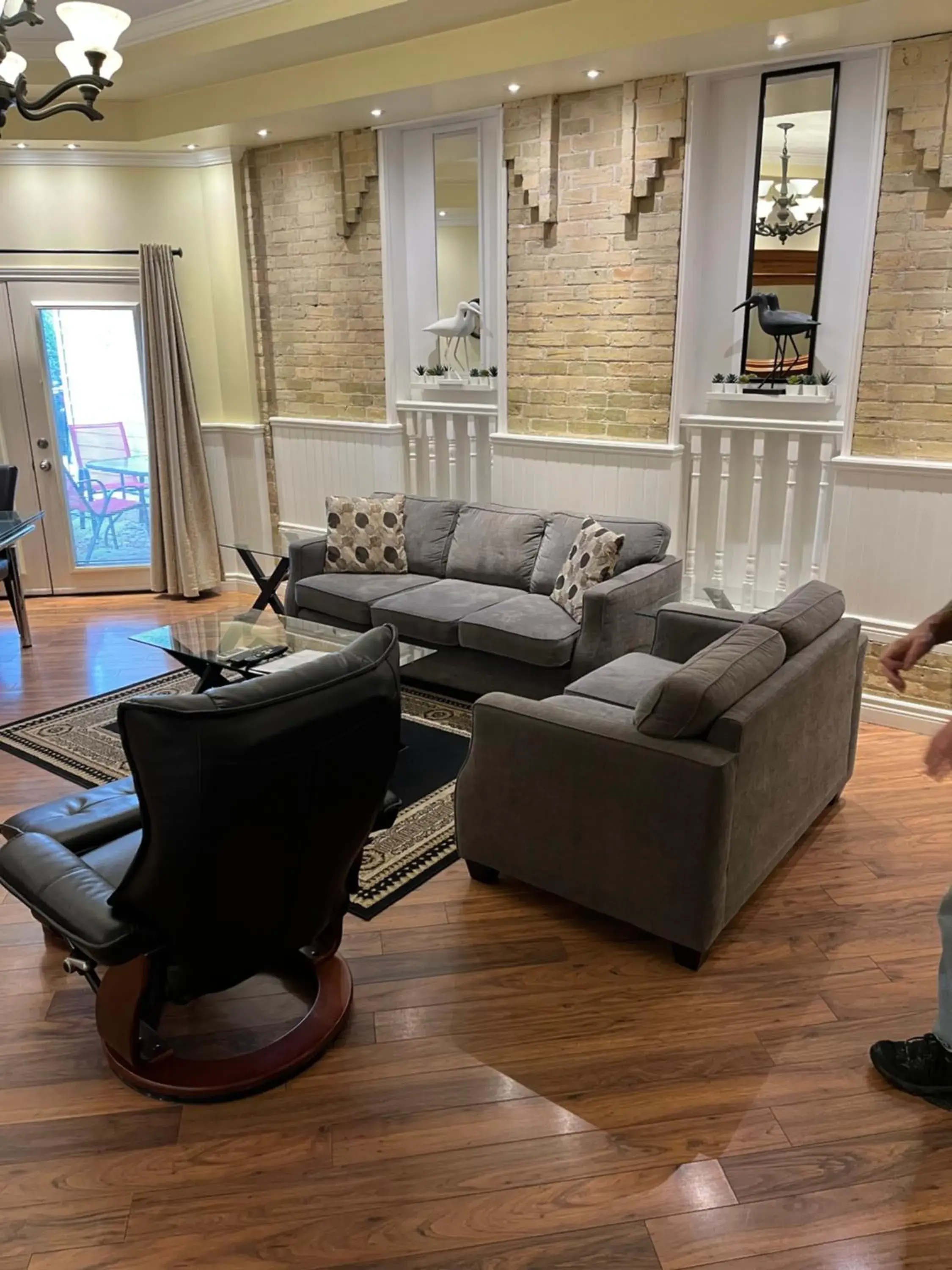 Suite with Balcony in Grey Rose Suites Suite with Balcony in Grey Rose Suites