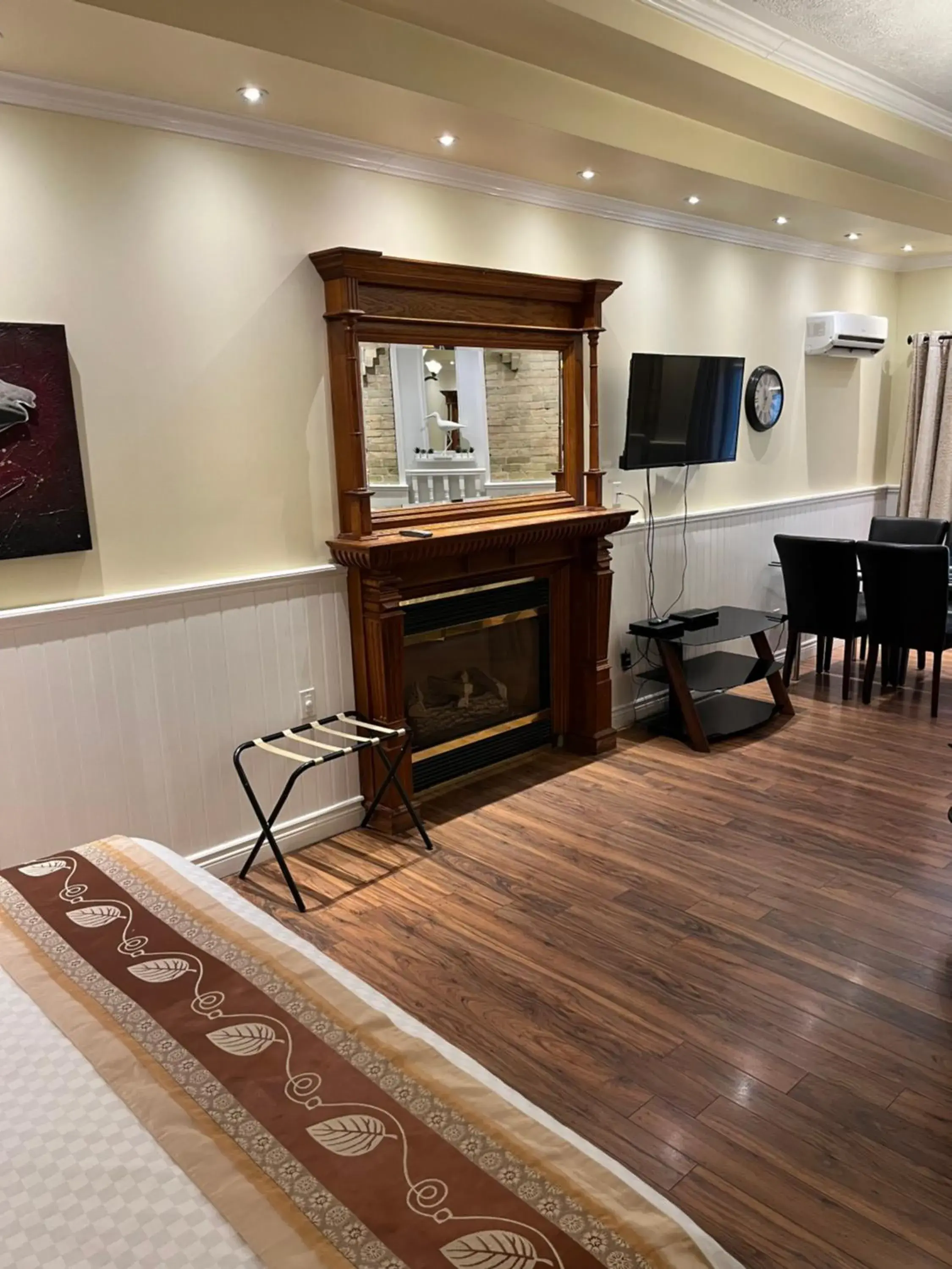 Suite with Balcony in Grey Rose Suites Suite with Balcony in Grey Rose Suites