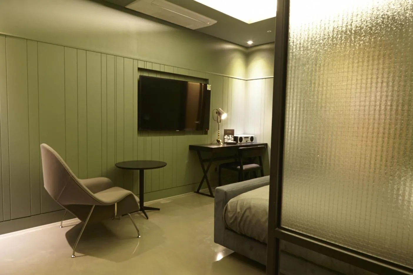 Living room, TV/Entertainment Center in Hotel Lacky Daejeon