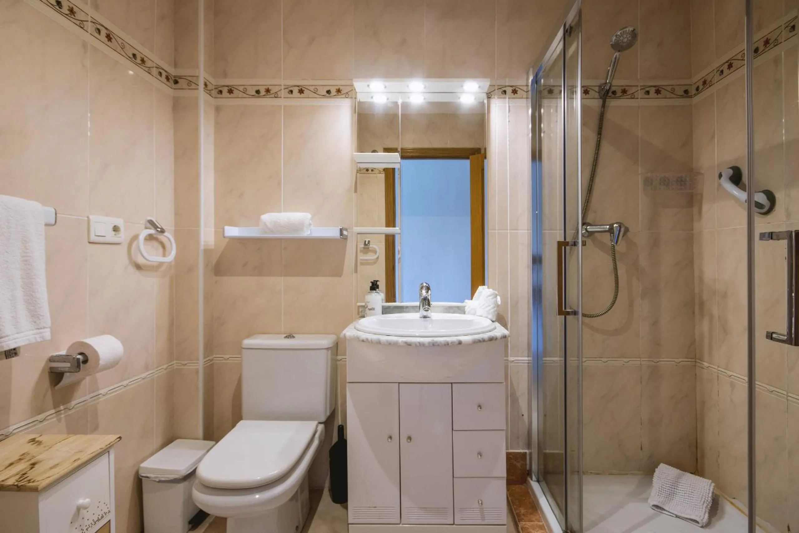 Bathroom in Ático Salonica