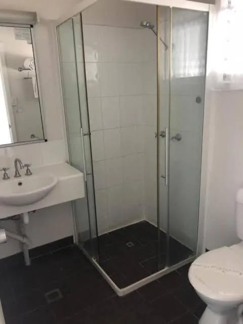 Bathroom in Mackay Motor Inn