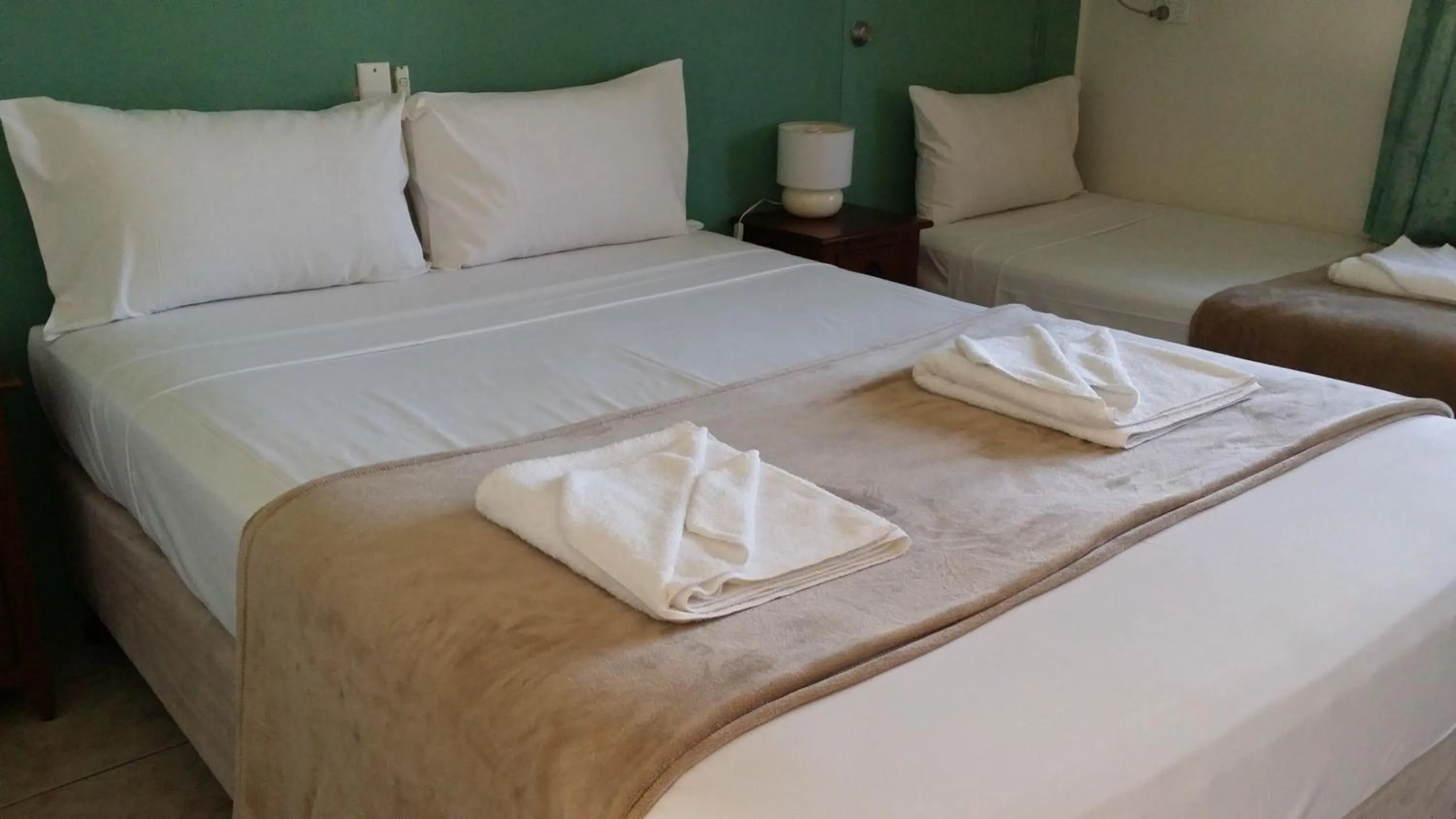 Bedroom, Bed in Mackay Motor Inn