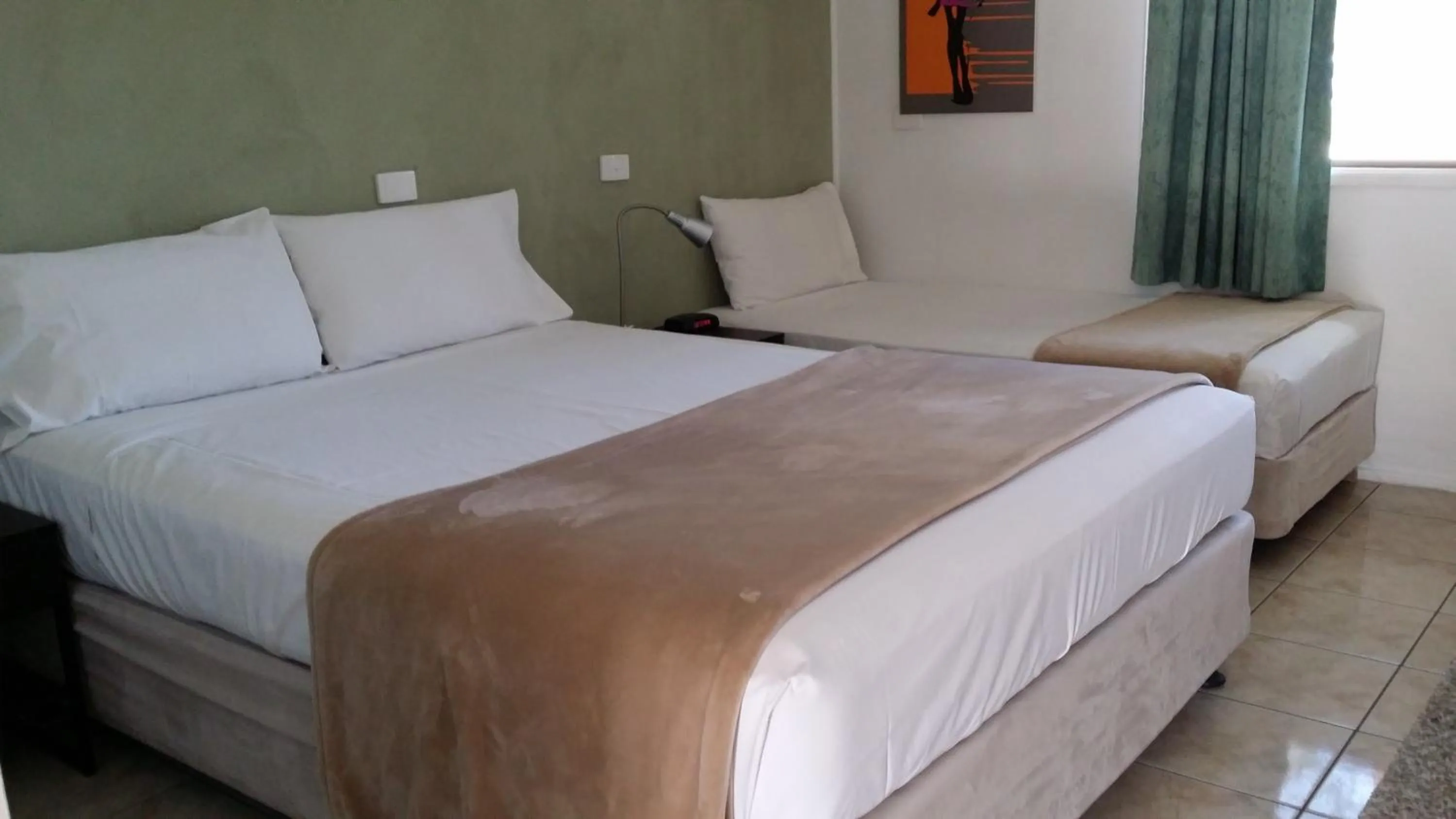 Bedroom, Bed in Mackay Motor Inn