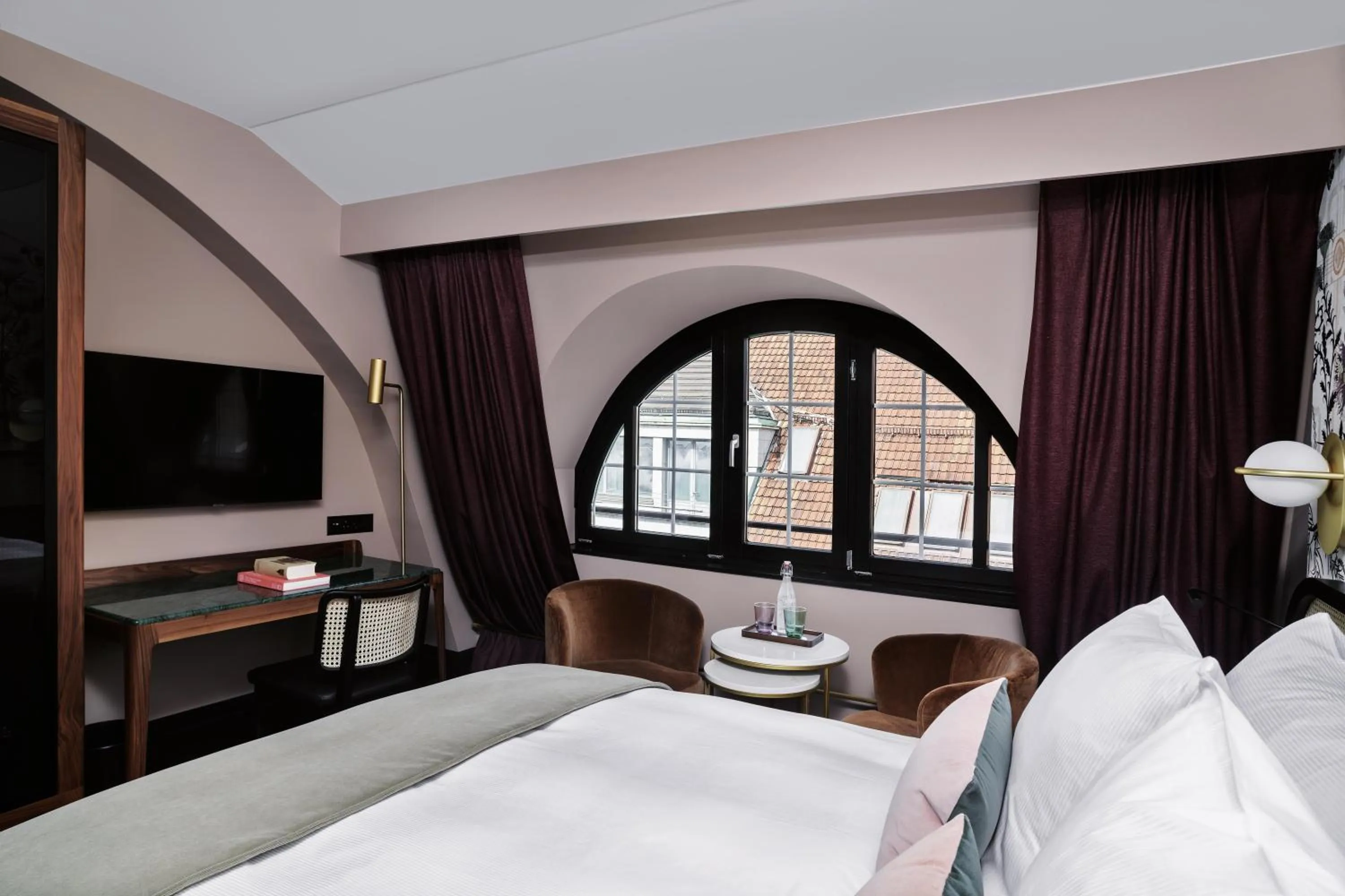 Bed in Sorell Boutique-Hotel Seidenhof Zürich