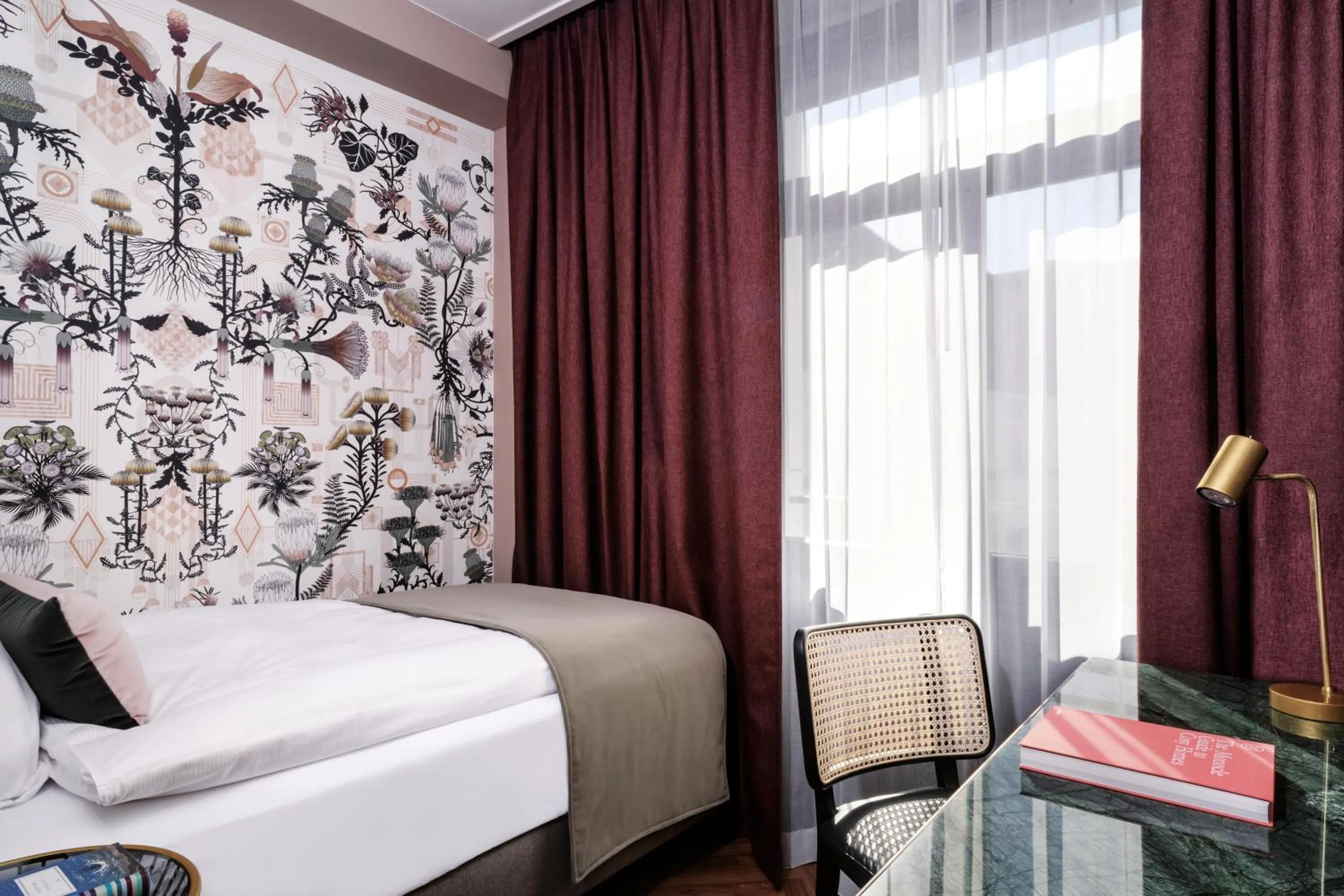 Photo of the whole room, Bed in Sorell Boutique-Hotel Seidenhof Zürich