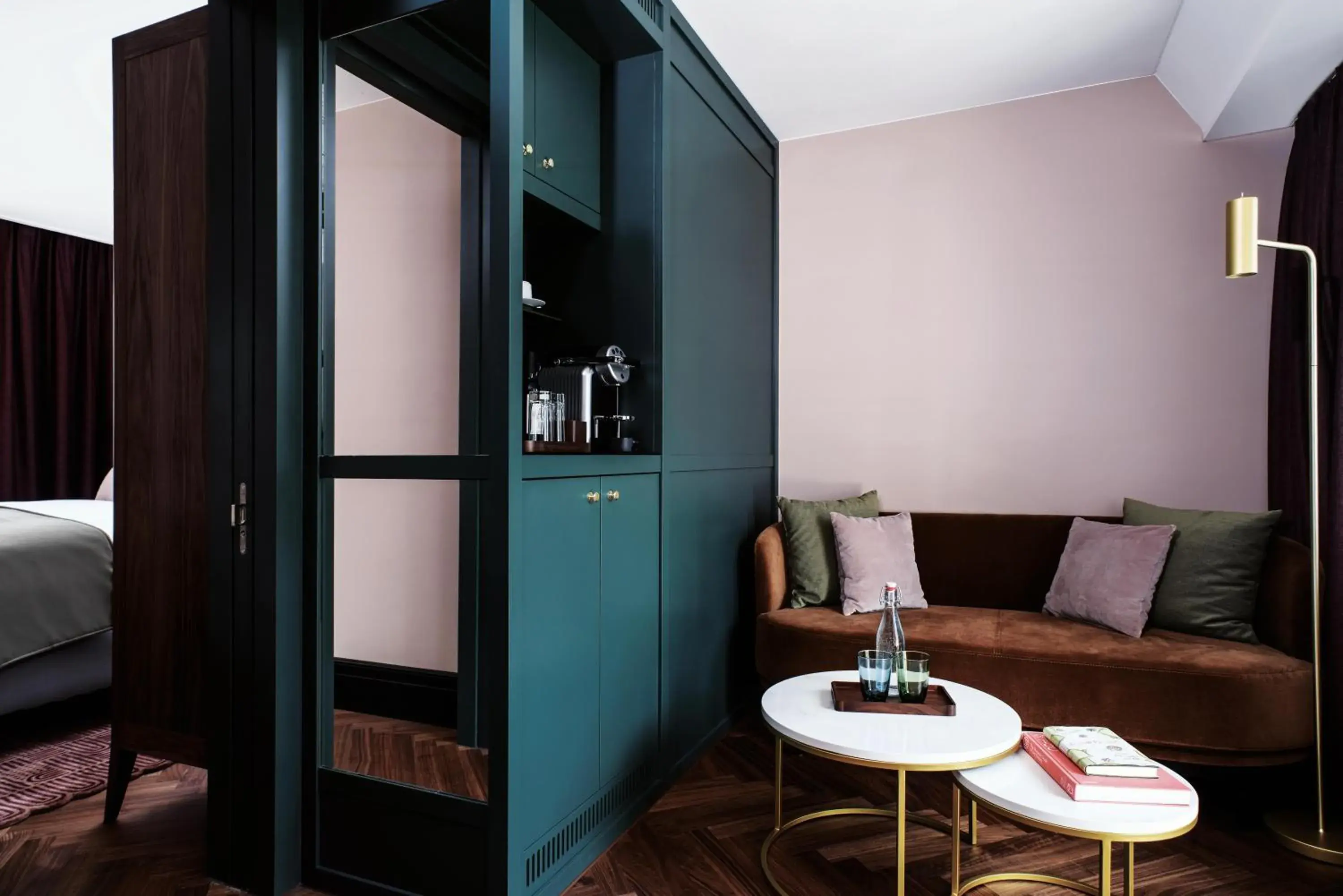 Photo of the whole room, Bed in Sorell Boutique-Hotel Seidenhof Zürich Photo of the whole room, Bed in Sorell Boutique-Hotel Seidenhof Zürich