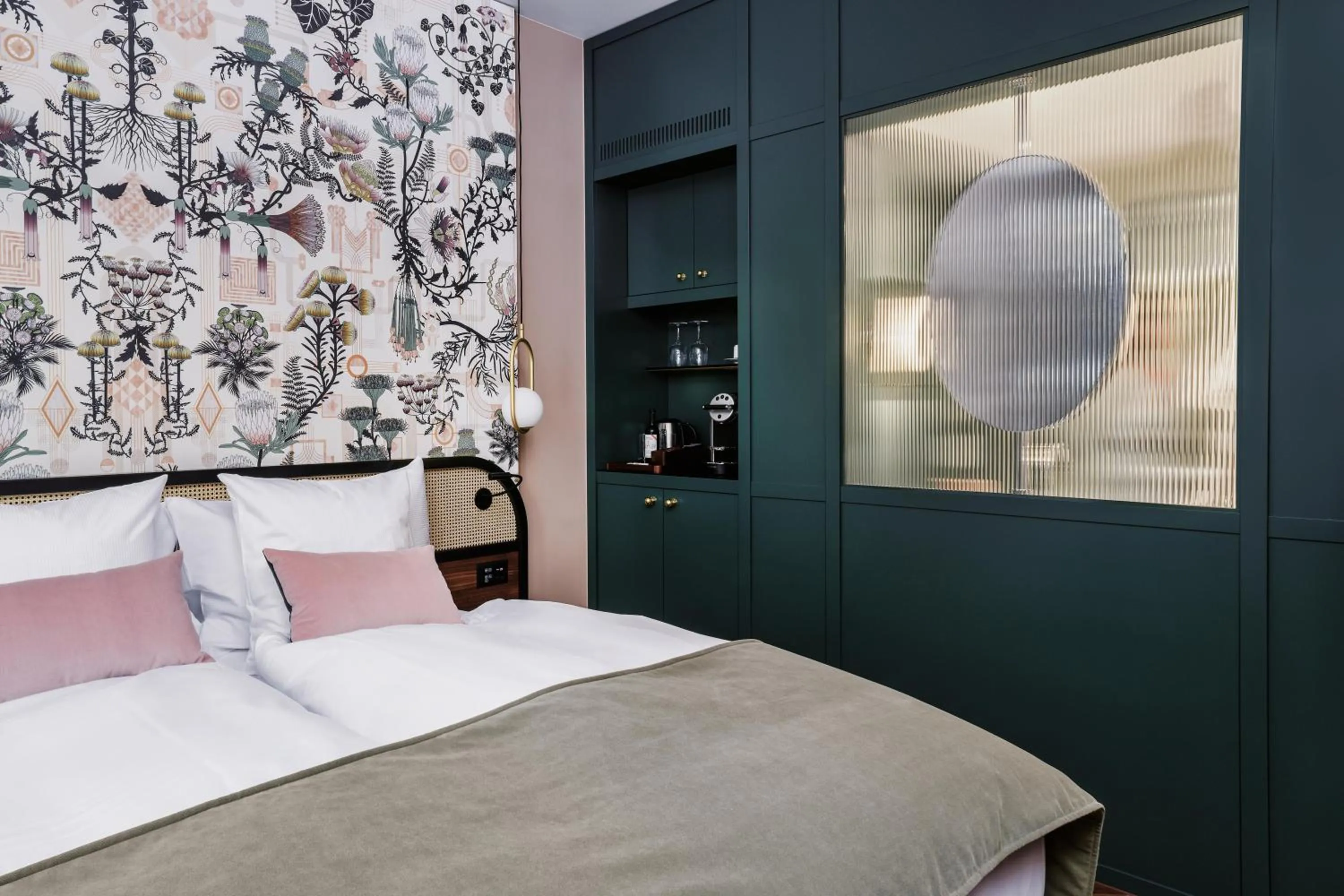 Bed in Sorell Boutique-Hotel Seidenhof Zürich