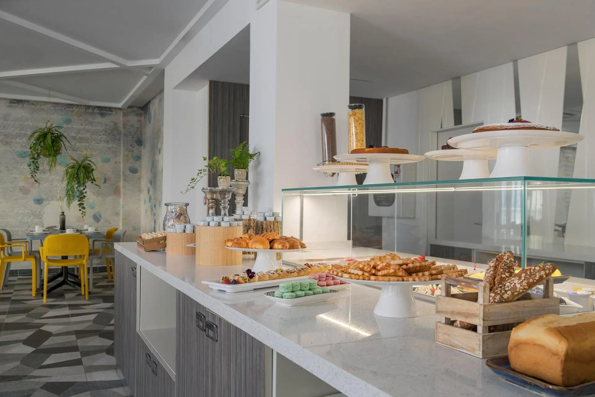 Breakfast in Hotel Rainbow ***S