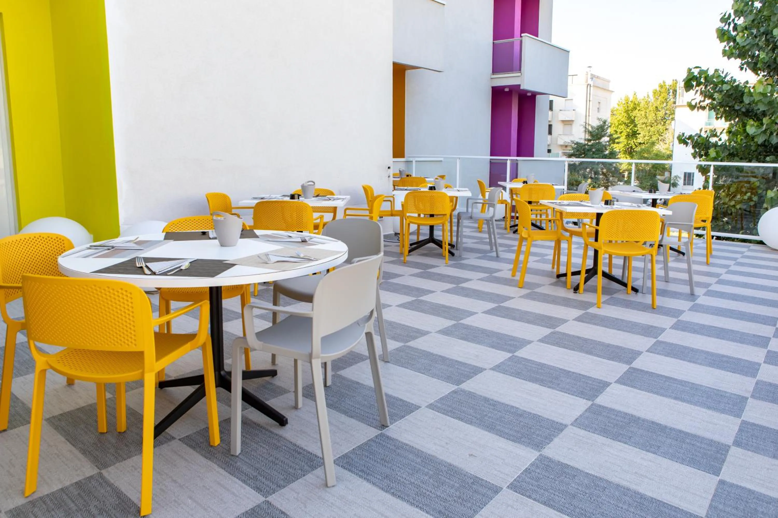 Restaurant/places to eat in Hotel Rainbow ***S