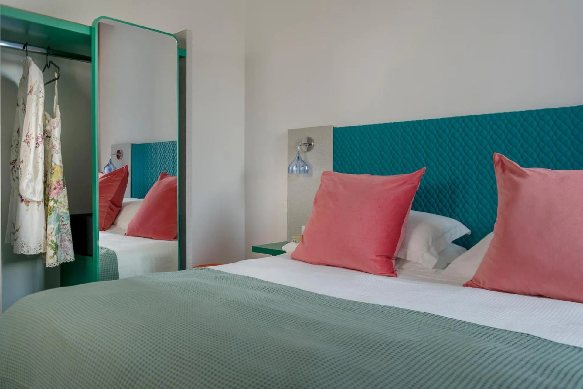 Bed in Hotel Rainbow ***S