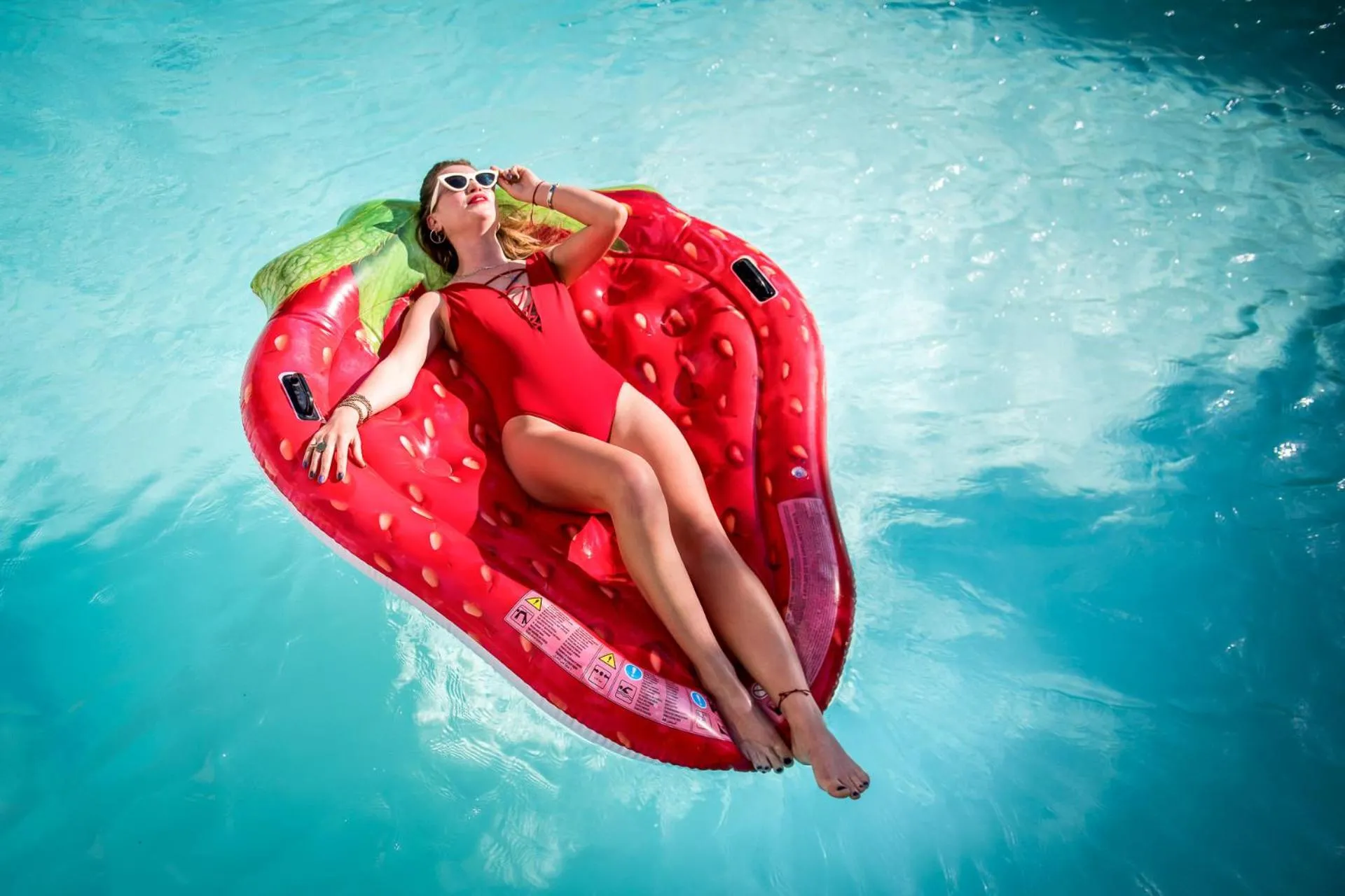 Swimming pool in Hotel Rainbow ***S