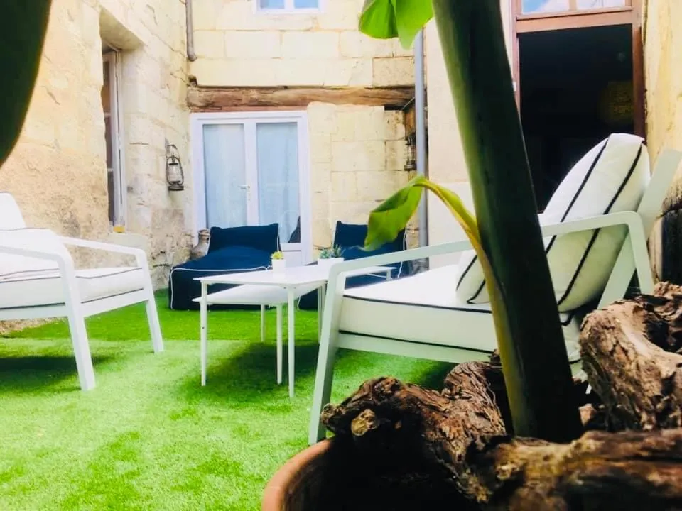 Patio in Chez mimie les hôtes