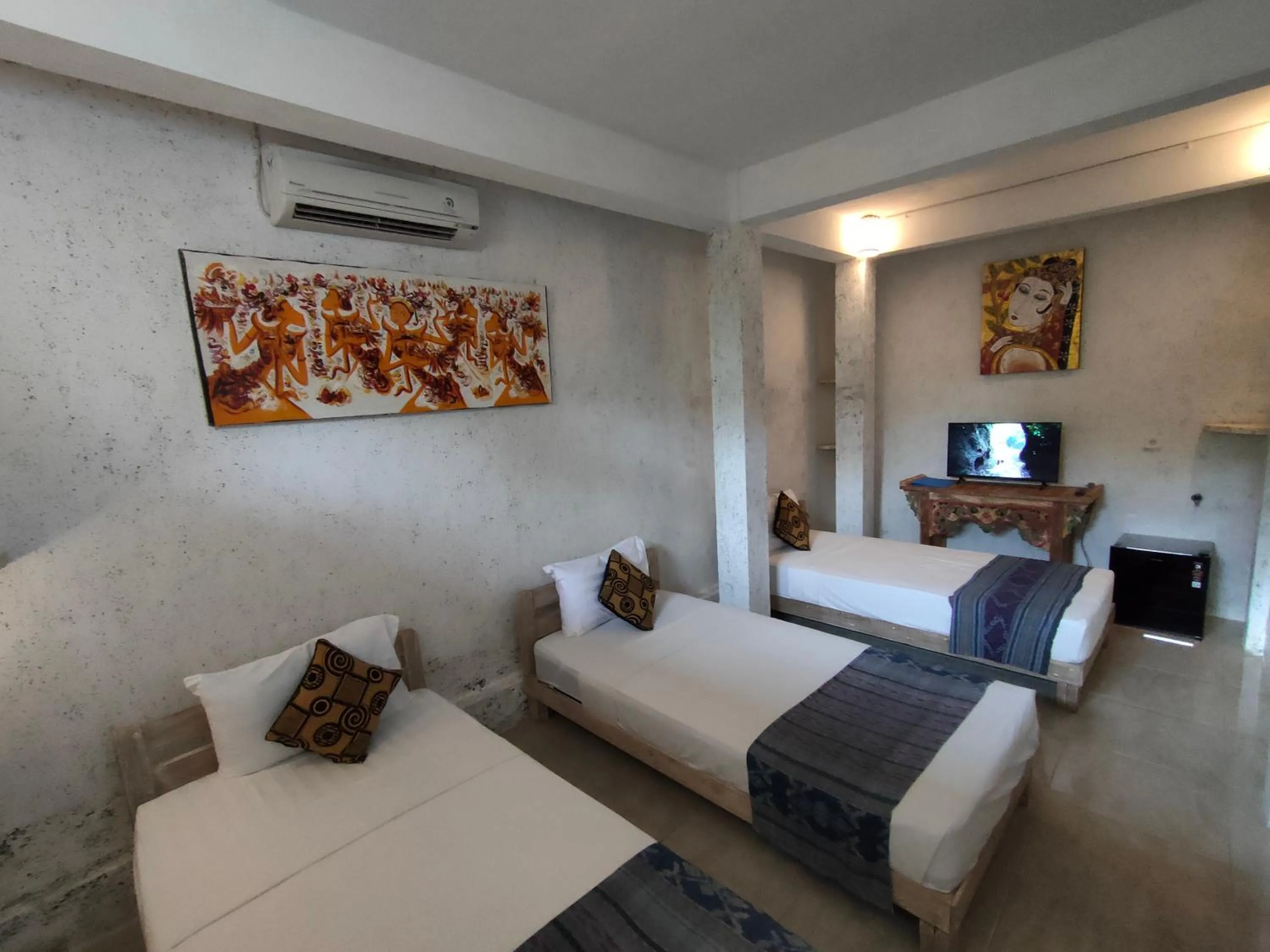 Budget Triple Room in Baliwid Villa Ubud