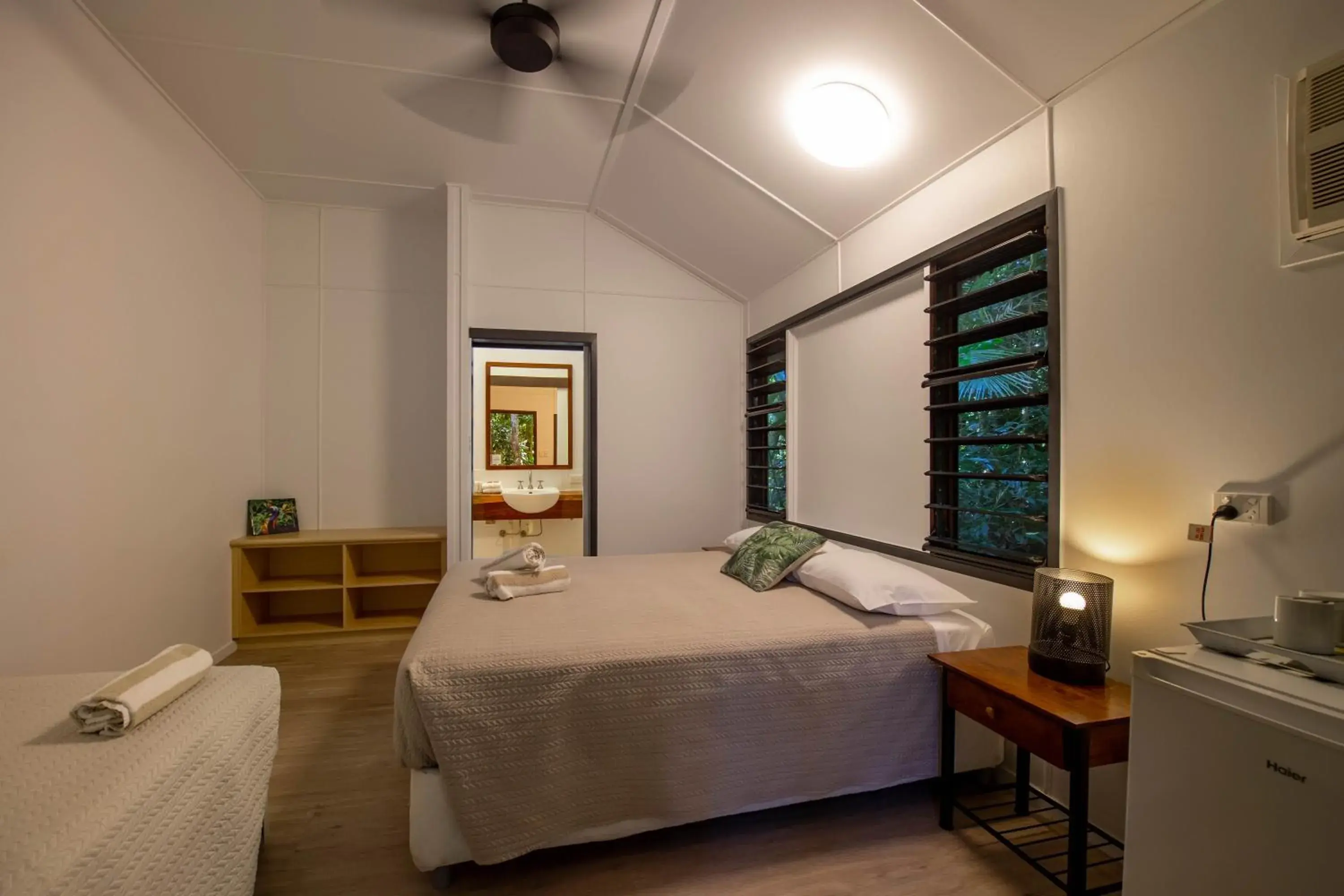 Photo of the whole room, Bed in Cape Trib Beach House Photo of the whole room, Bed in Cape Trib Beach House