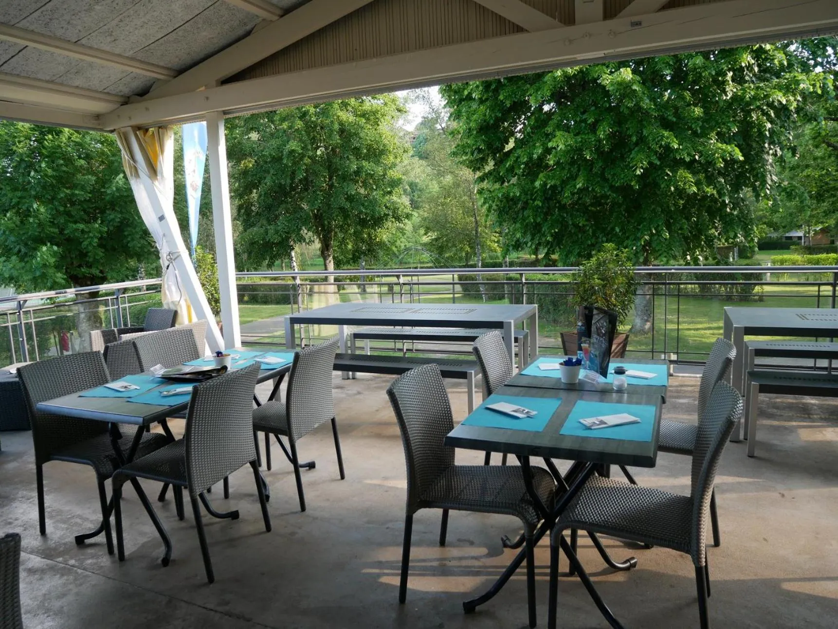 Restaurant/places to eat in Camping de Matour