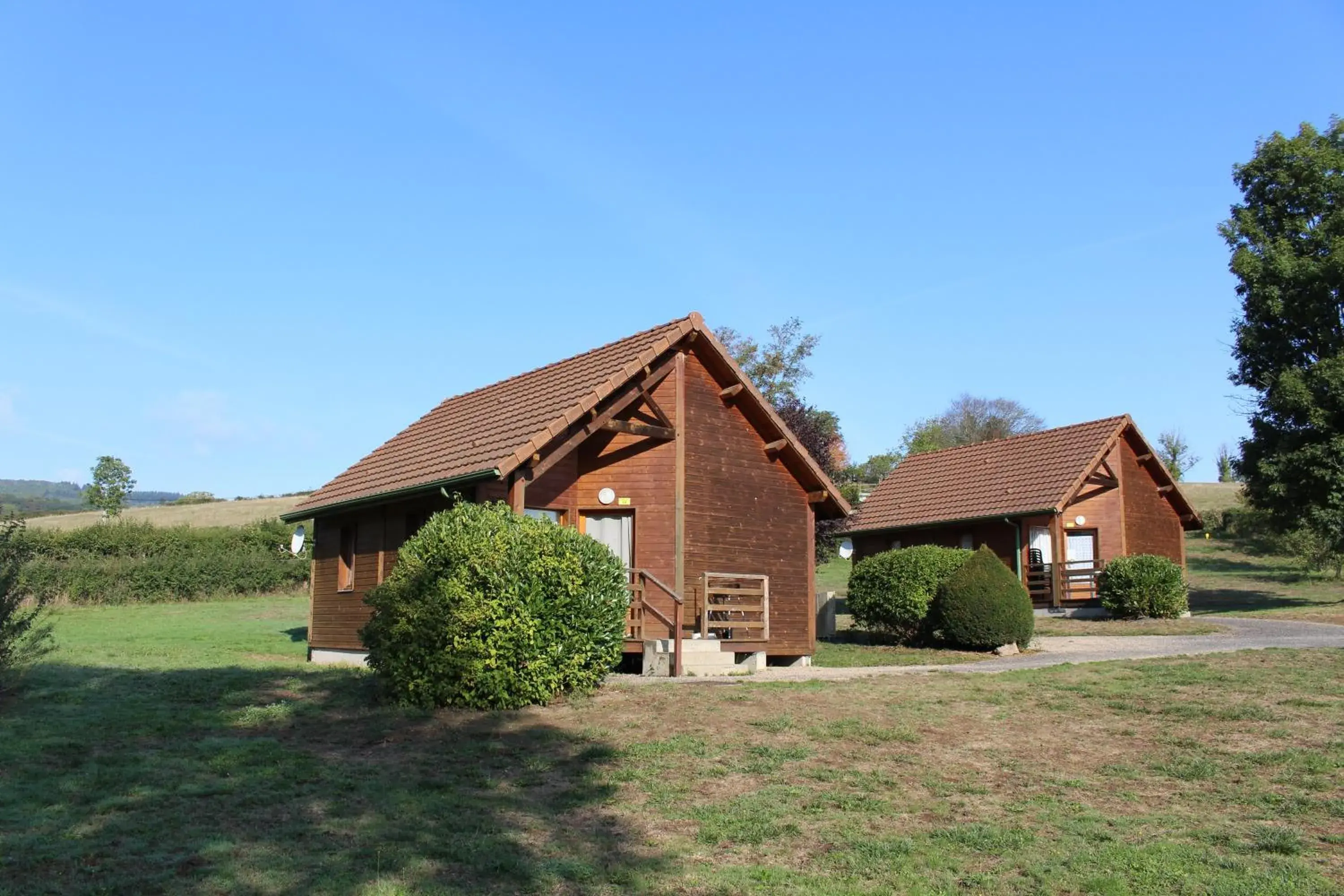 Three-Bedroom Chalet in Camping de Matour Three-Bedroom Chalet in Camping de Matour