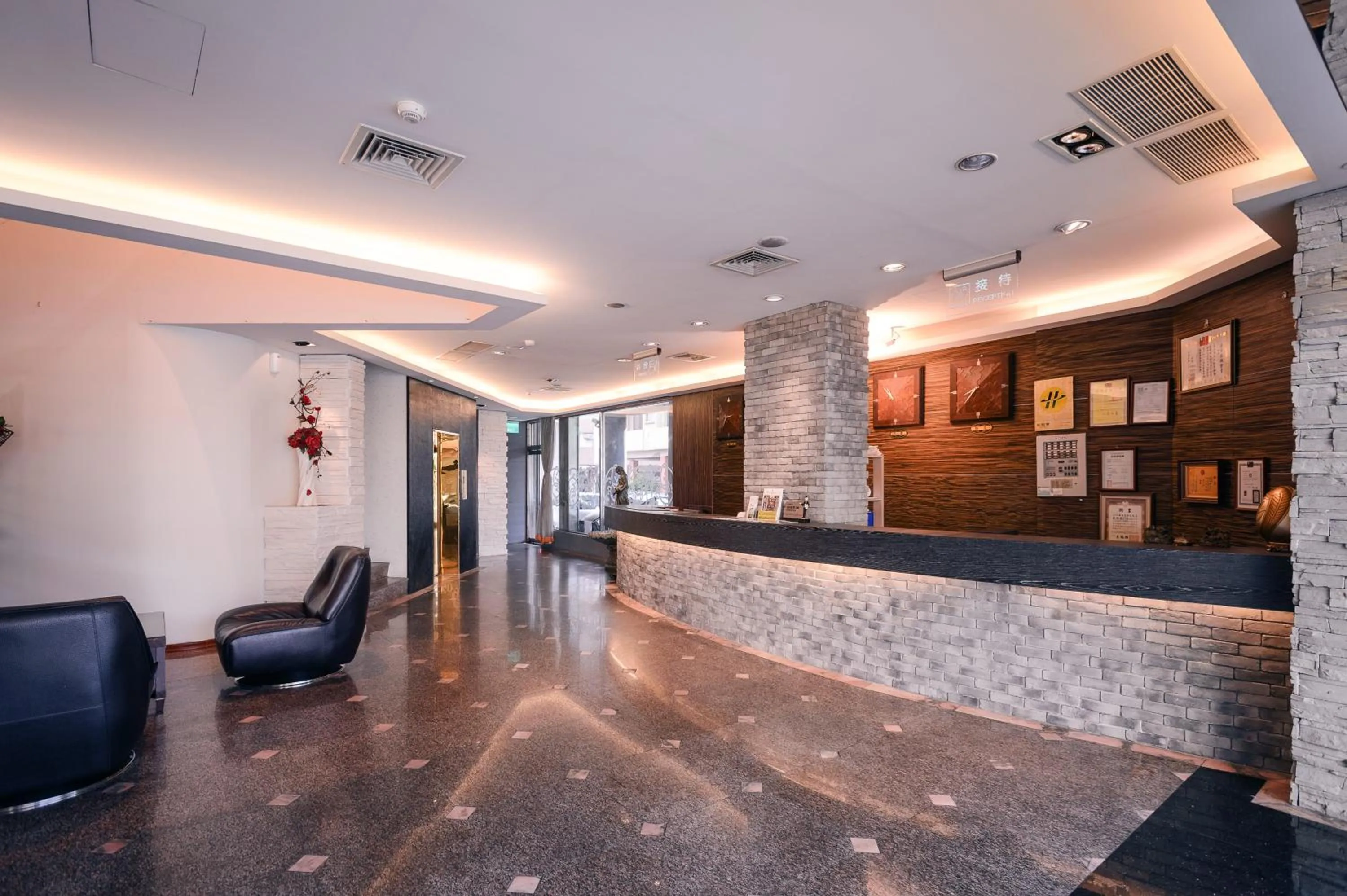 Lobby or reception in Waugh Den Business Hotel