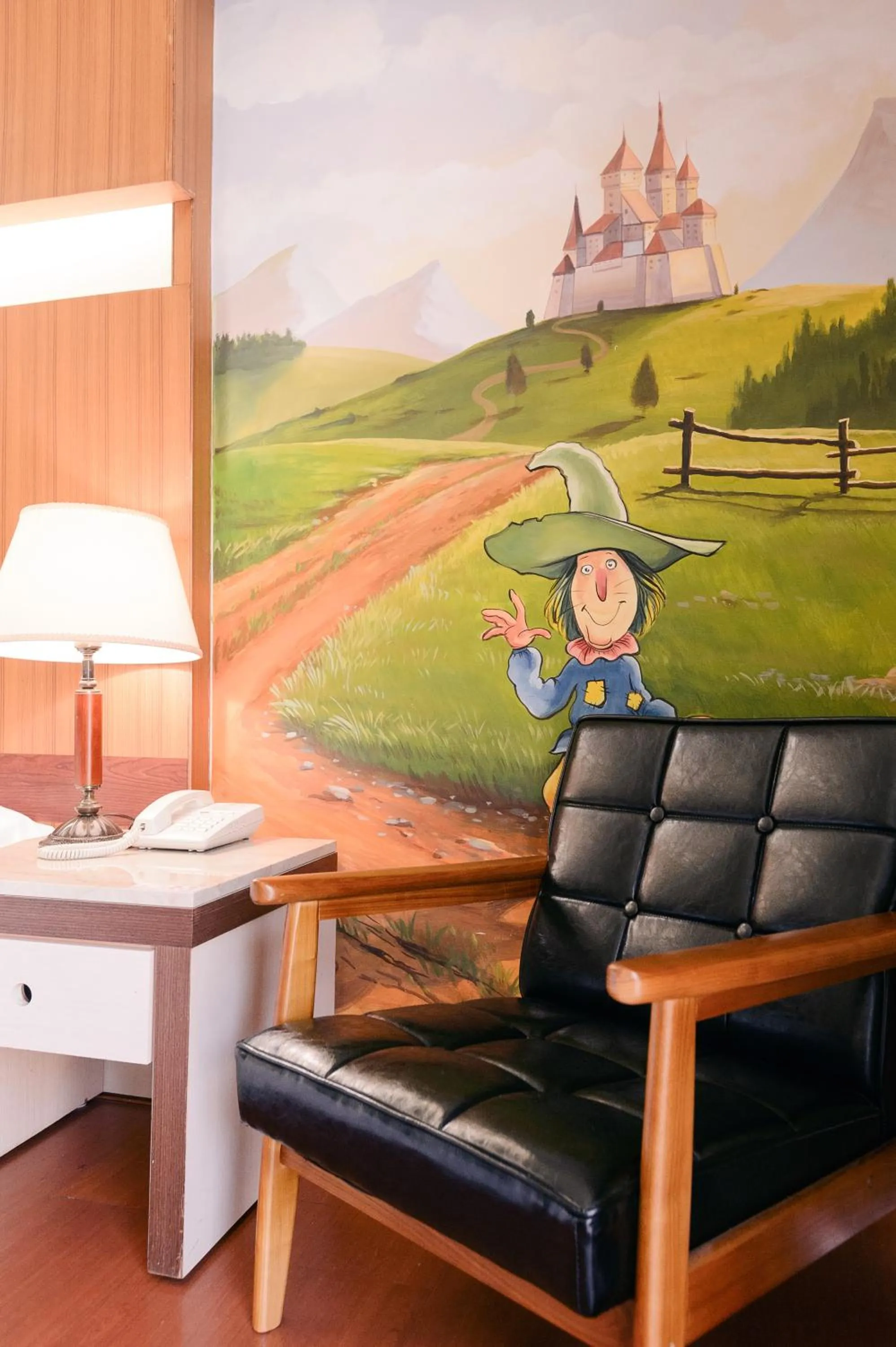 Decorative detail in Waugh Den Business Hotel