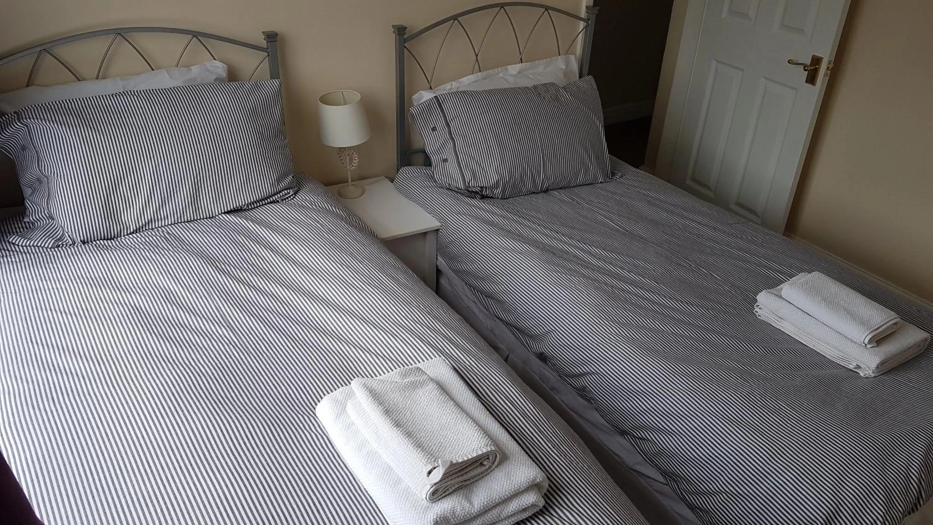 Bed in Beverley East Townhouse Free Parking