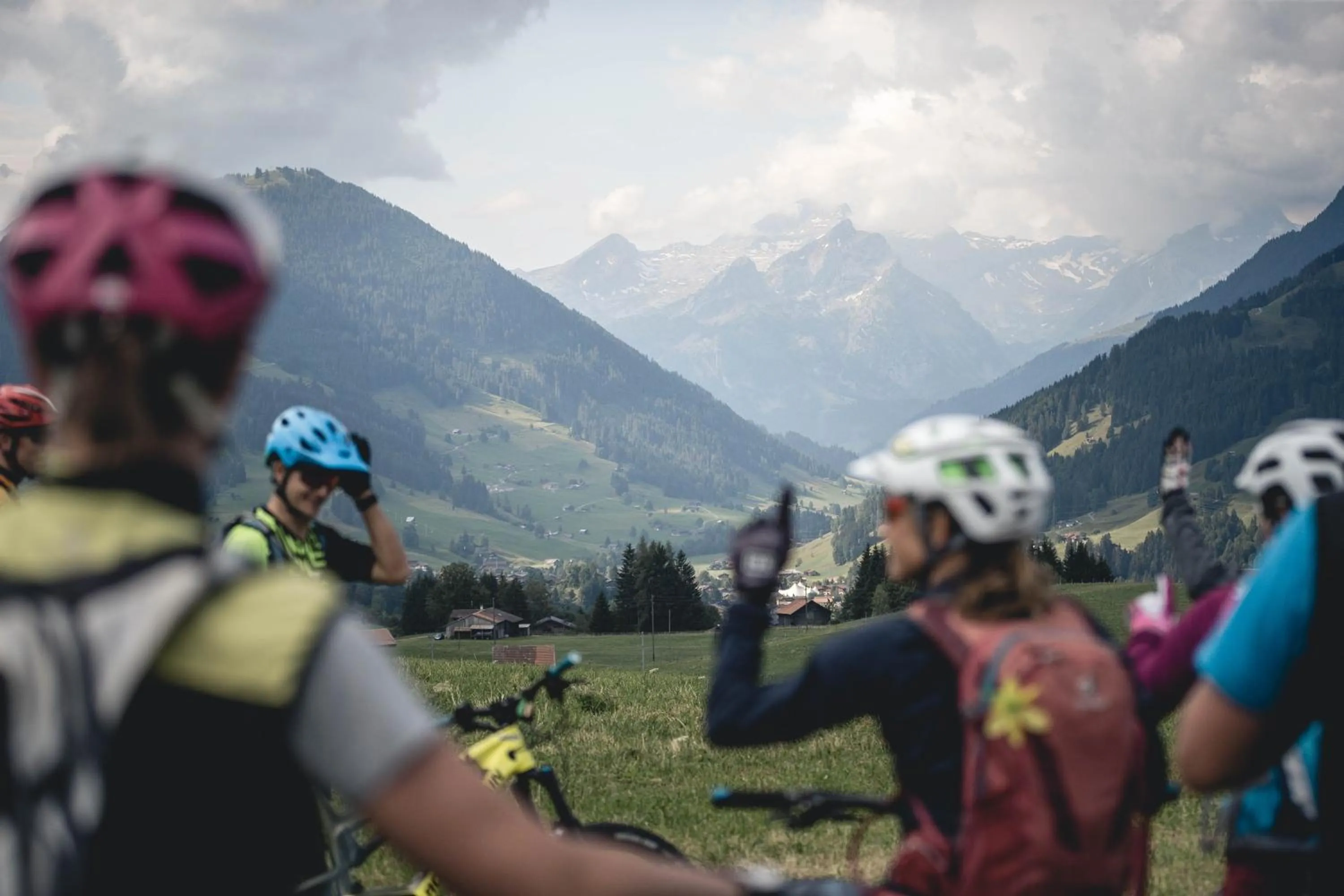 Cycling in HUUS Gstaad