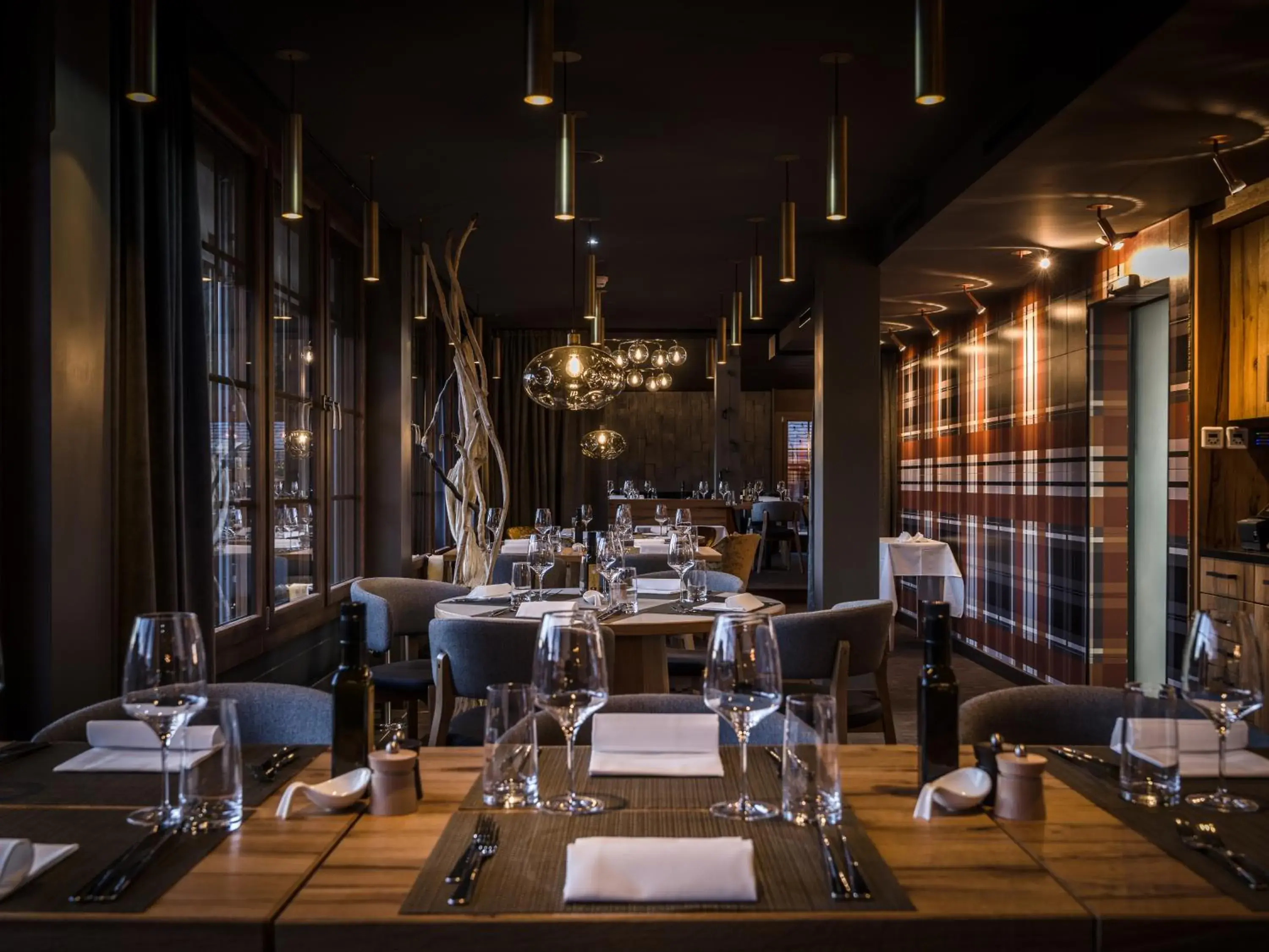 Restaurant/places to eat in HUUS Gstaad Restaurant/places to eat in HUUS Gstaad