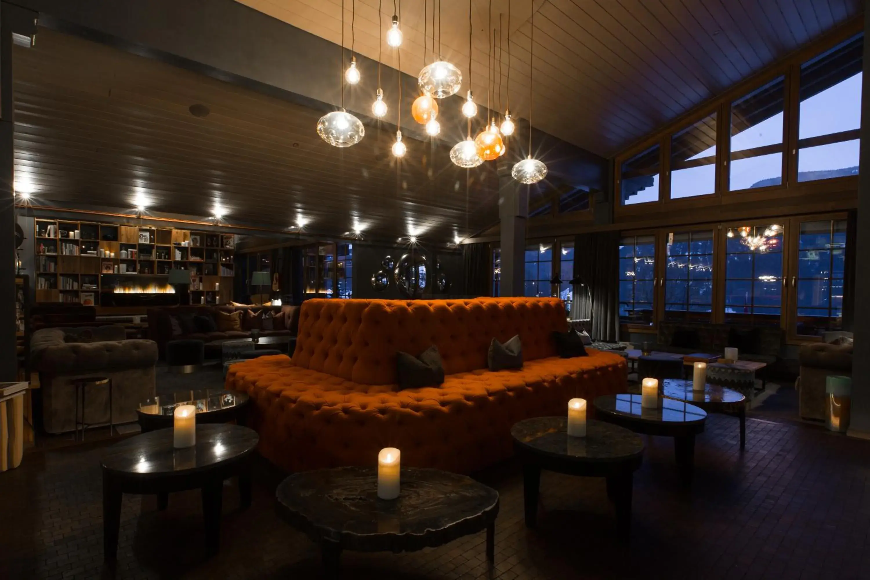 Lounge or bar in HUUS Gstaad Lounge or bar in HUUS Gstaad