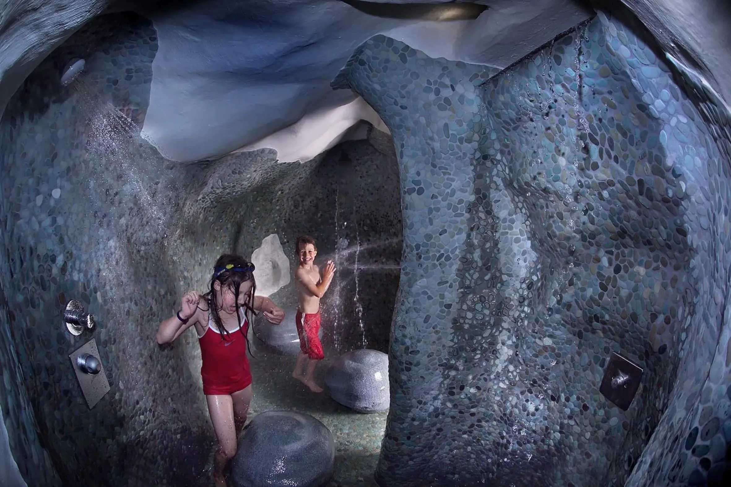 Spa and wellness centre/facilities in HUUS Gstaad Spa and wellness centre/facilities in HUUS Gstaad