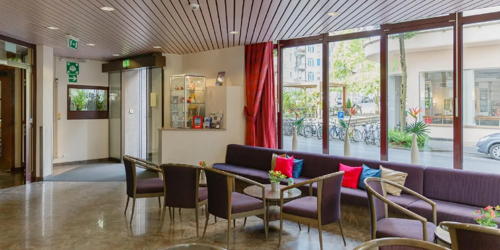 Lobby or reception in Hotel Drei Könige Luzern Lobby or reception in Hotel Drei Könige Luzern