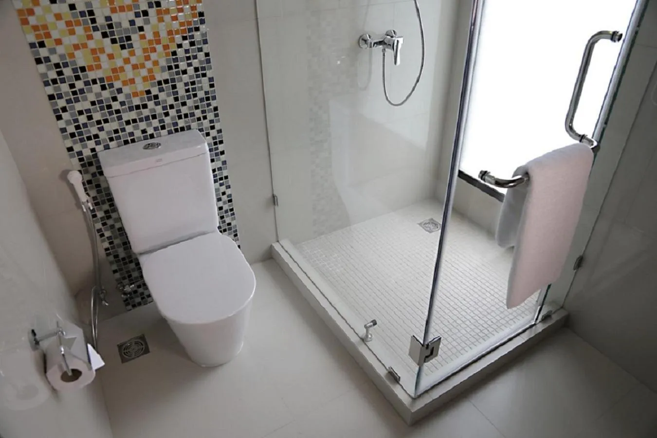 Bathroom in iSanook Bangkok