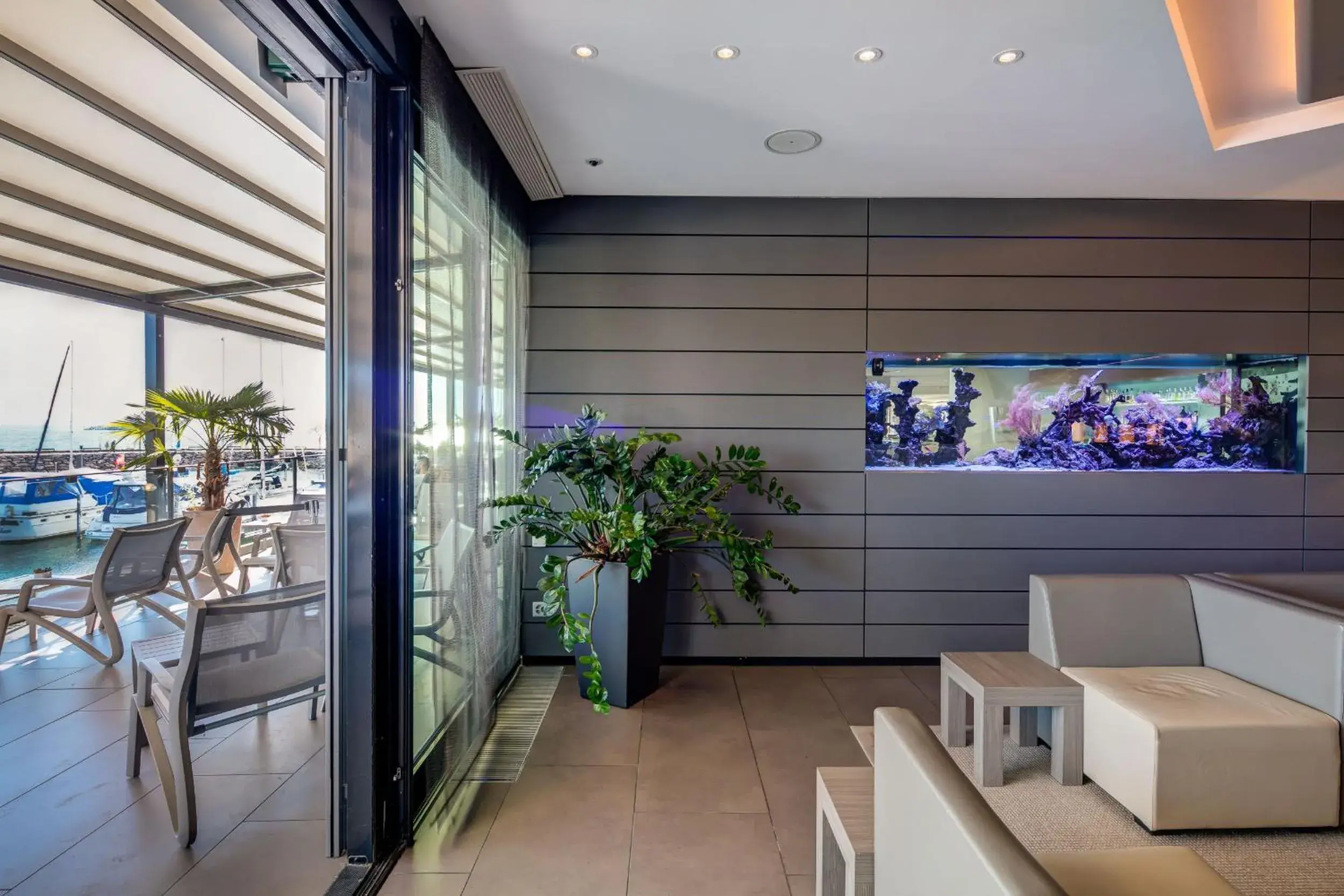 Restaurant/places to eat in Hotel Beaulac Restaurant/places to eat in Hotel Beaulac