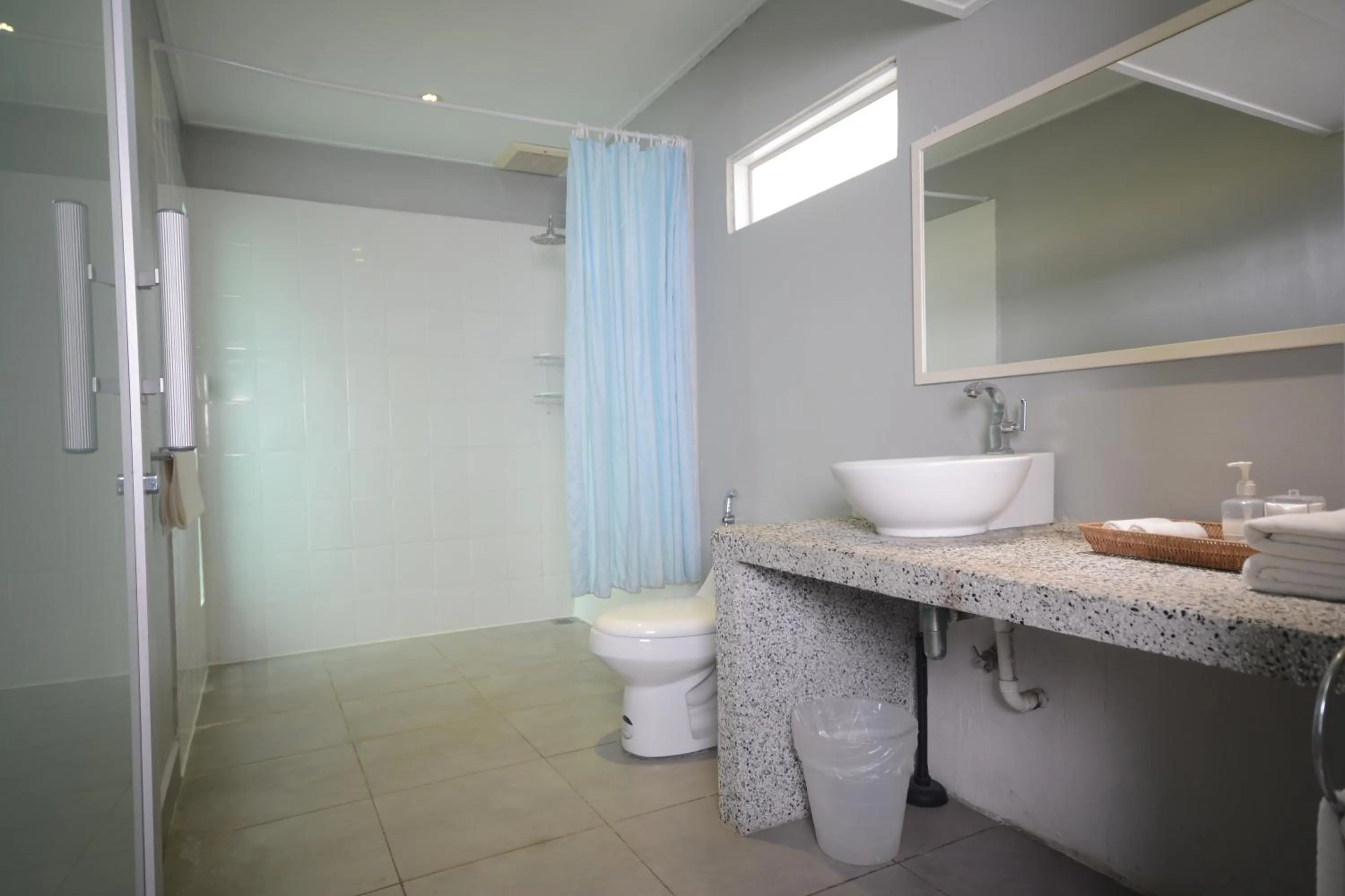 Bathroom in La Pari-Pari