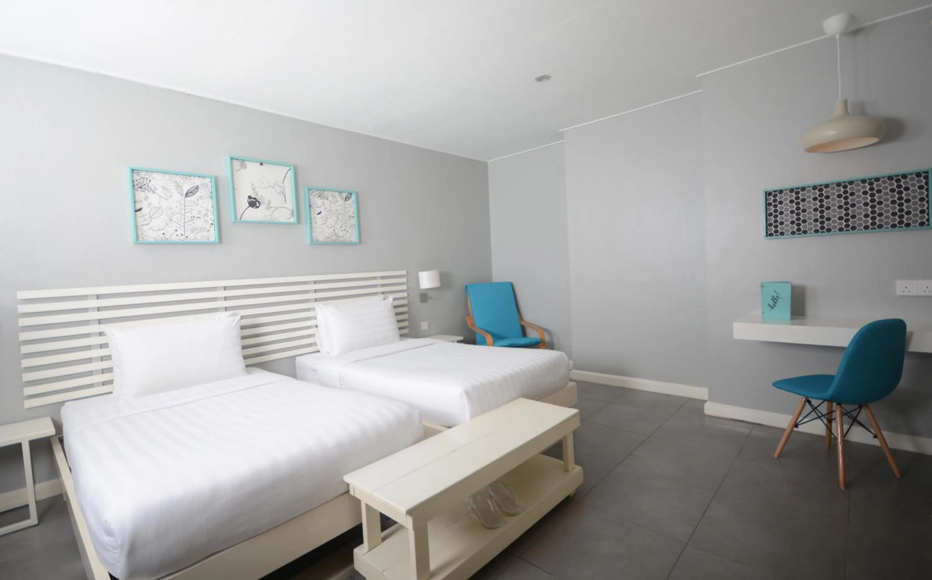 Seating area, Bed in La Pari-Pari