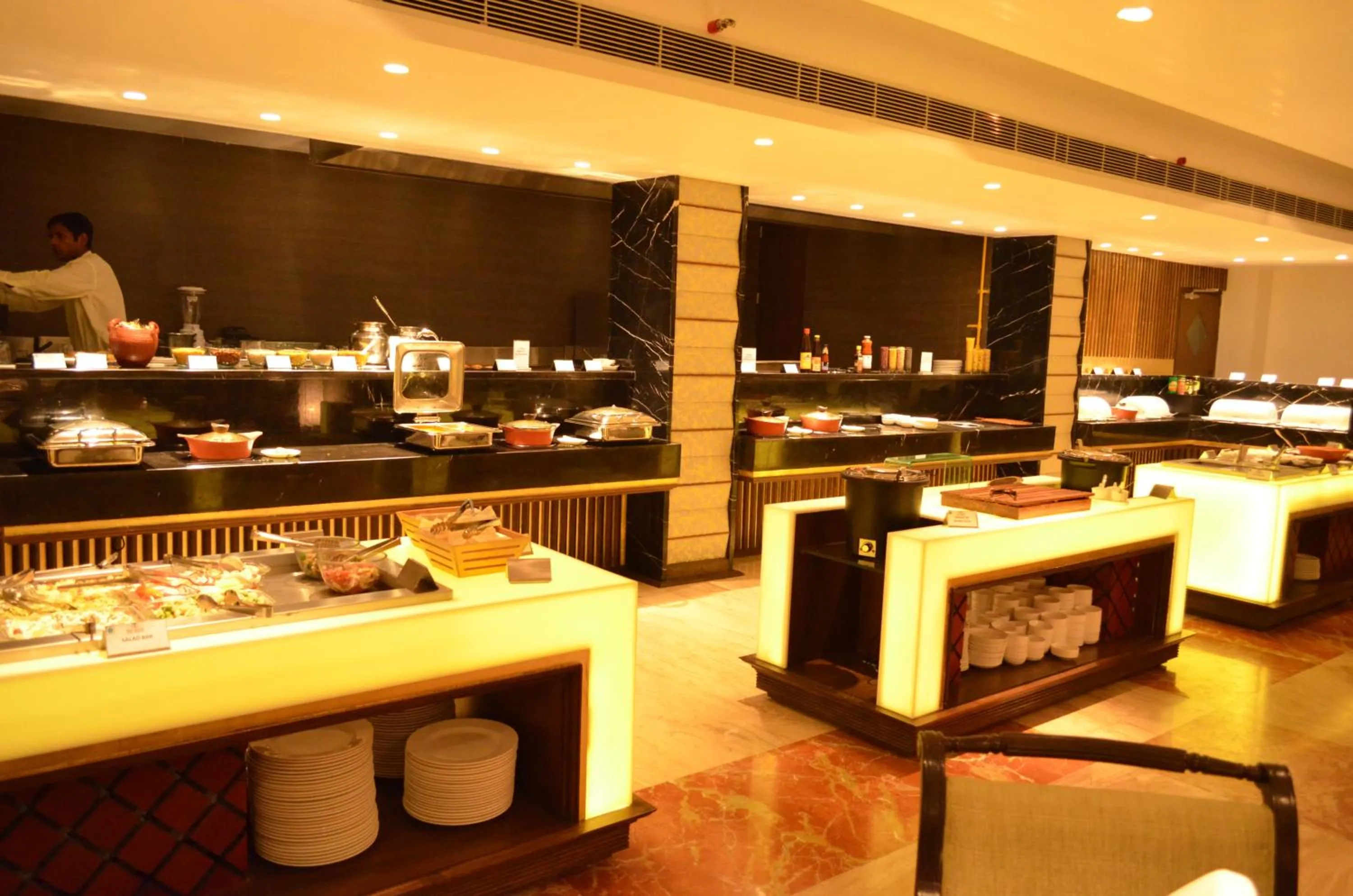 Restaurant/places to eat in The Maya Hotel