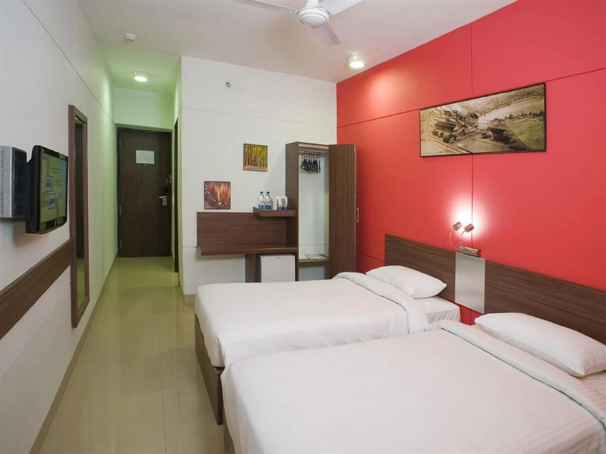 Photo of the whole room, Bed in Ginger Noida 63