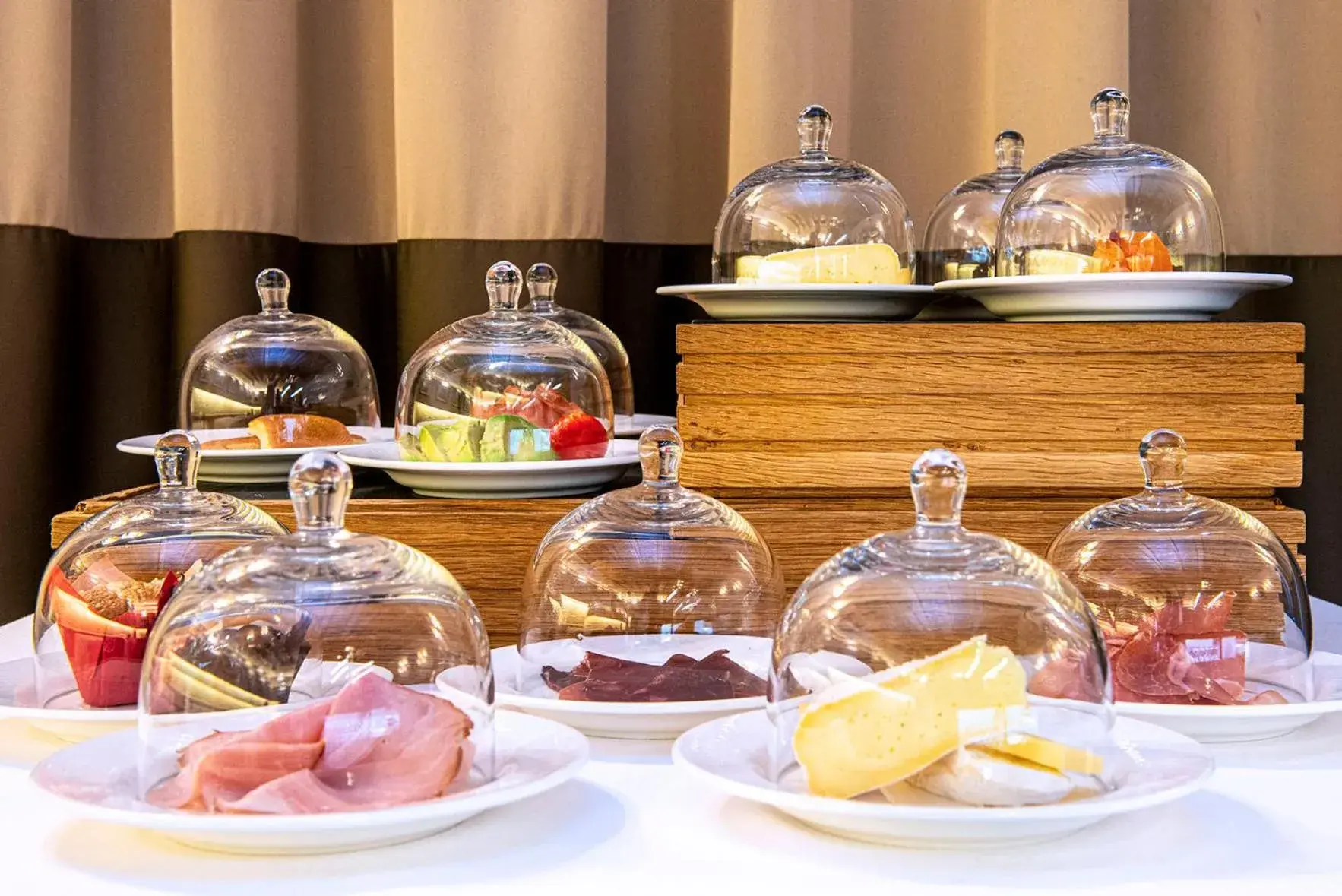 Breakfast in Hôtel Les Armures Breakfast in Hôtel Les Armures