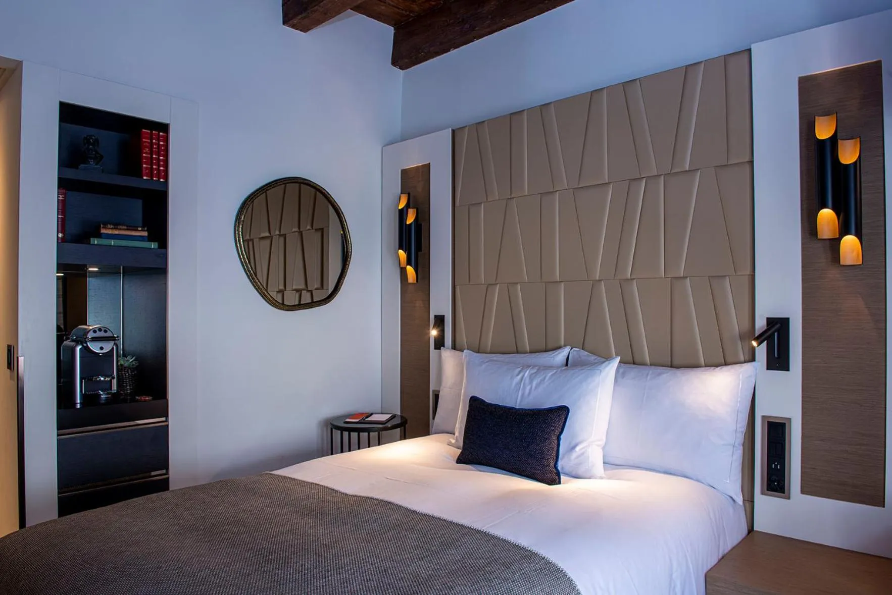 Photo of the whole room, Bed in Hôtel Les Armures